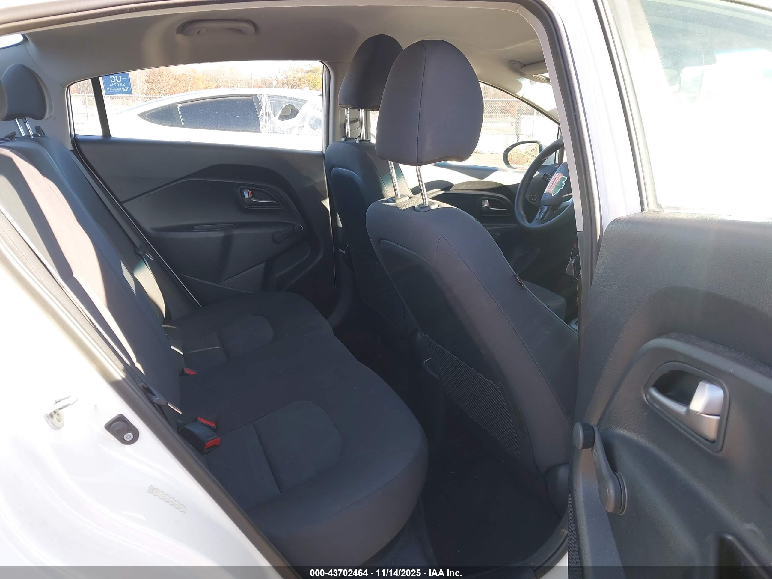KIA RIO image 8