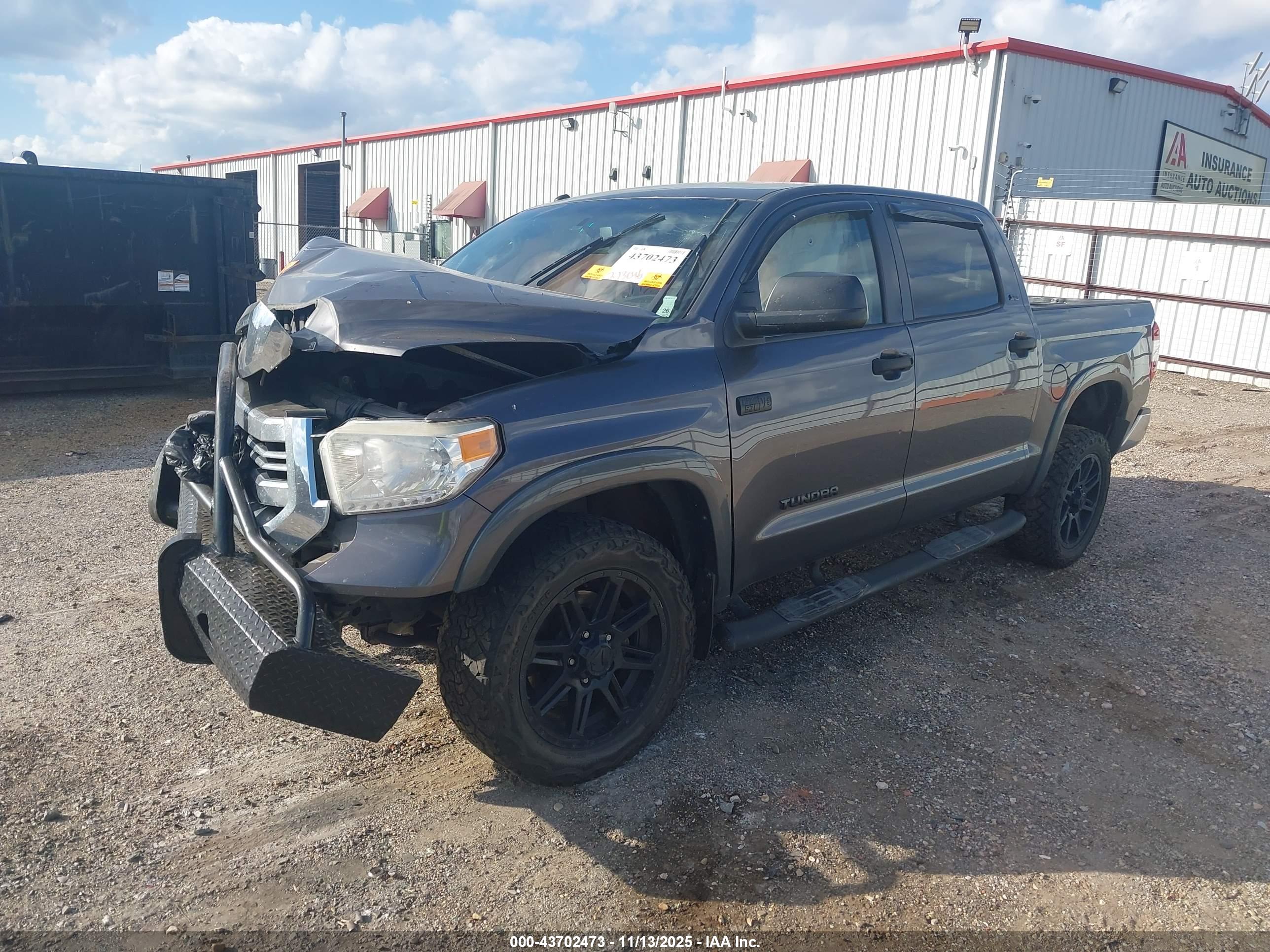 TOYOTA TUNDRA image 2