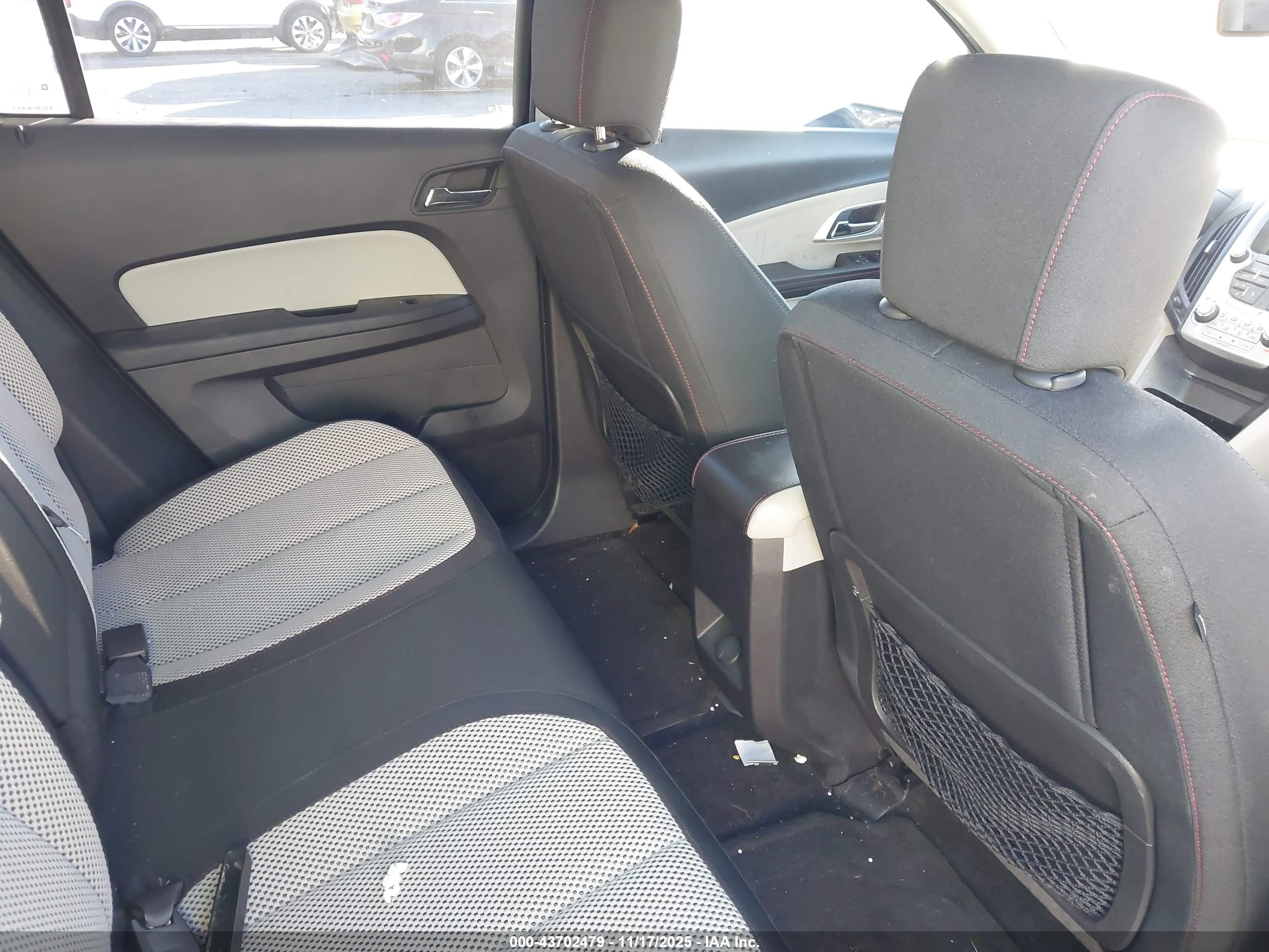 CHEVROLET EQUINOX image 8