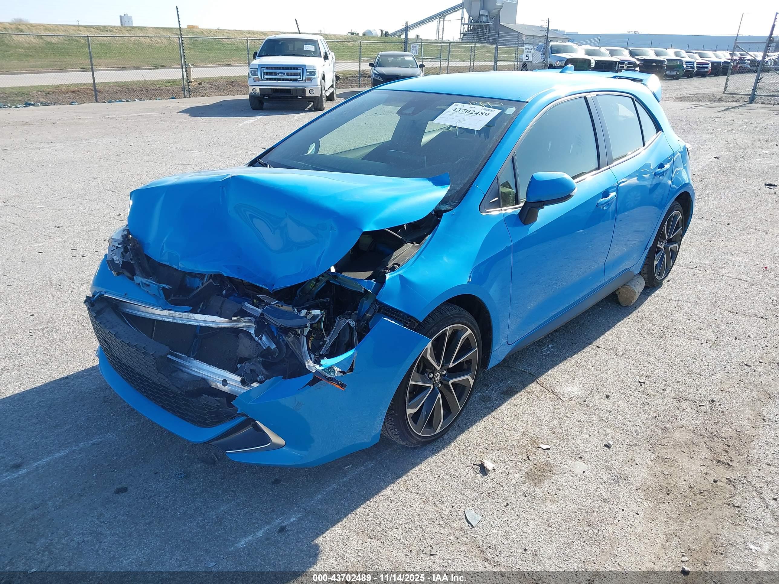 TOYOTA COROLLA image 2