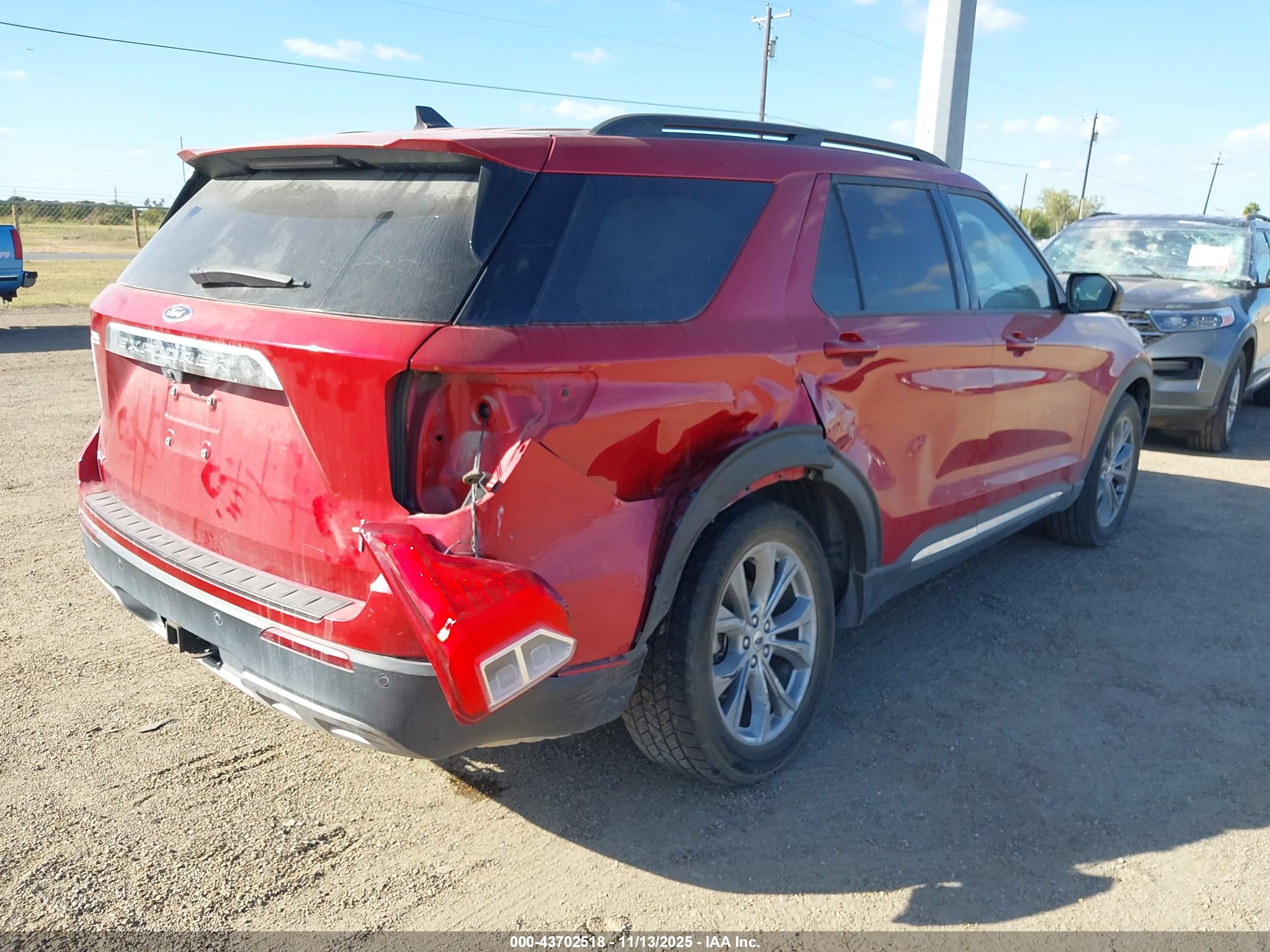 FORD EXPLORER image 4
