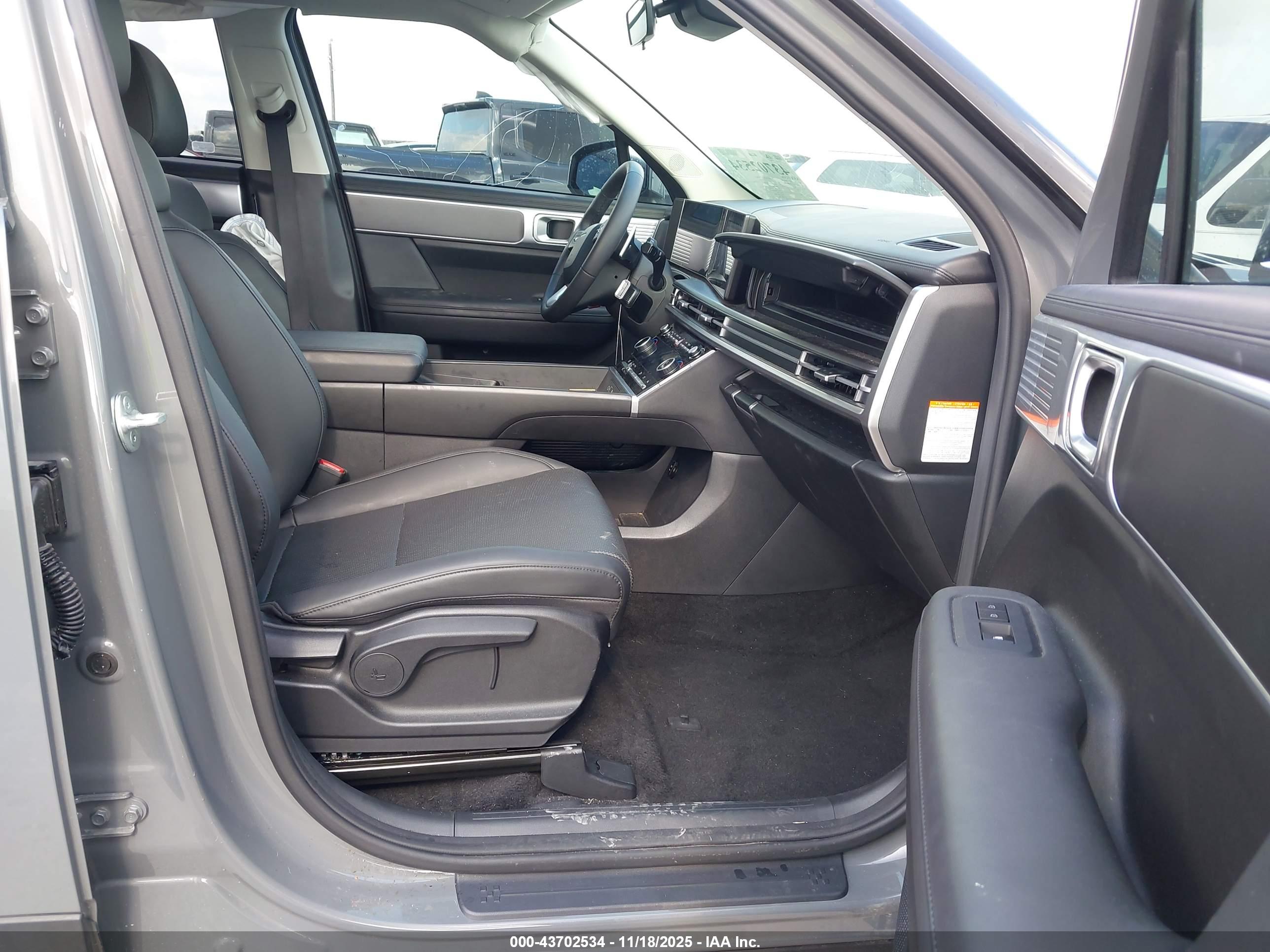 HYUNDAI SANTA image 5