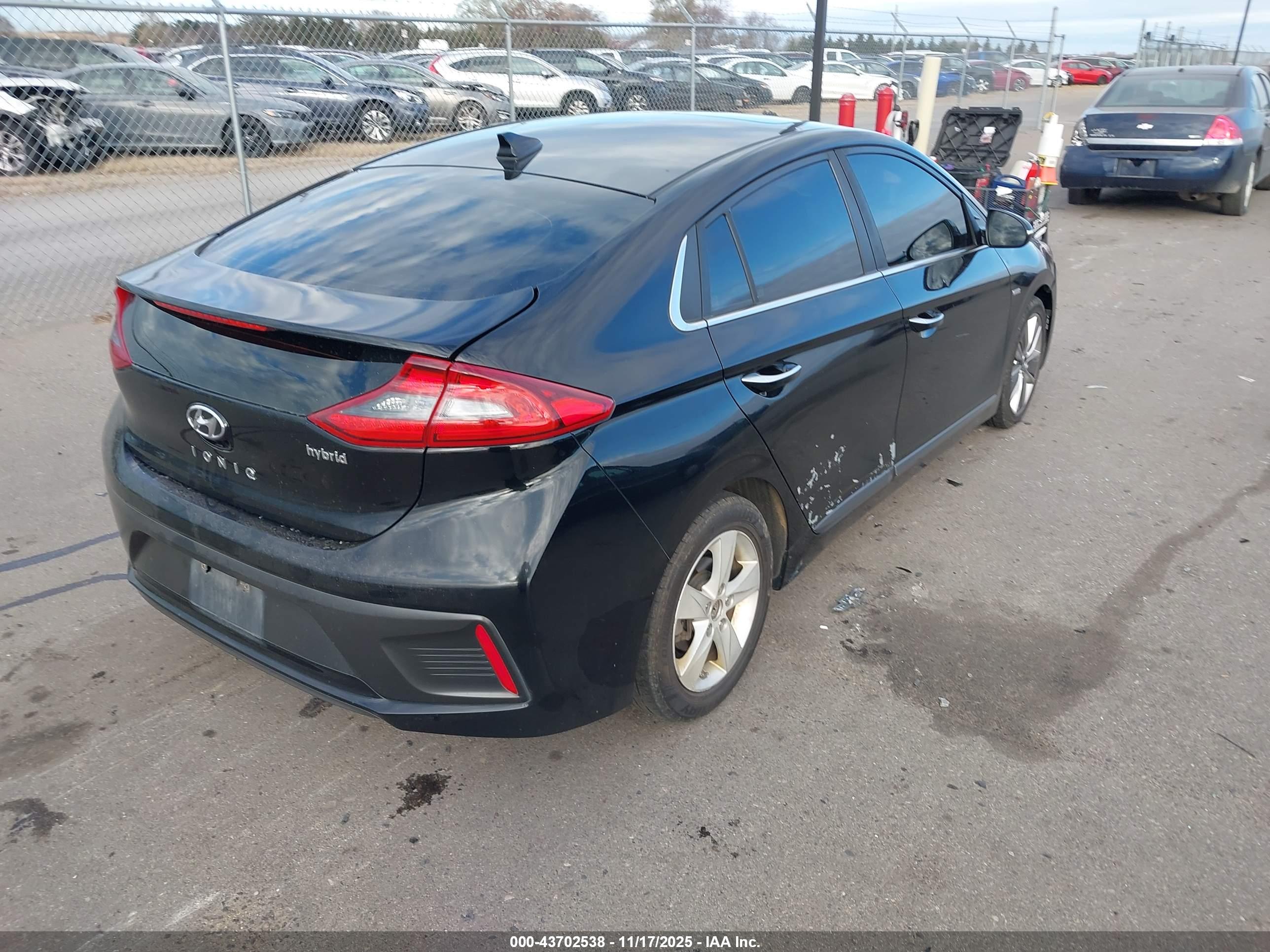 HYUNDAI IONIQ image 4