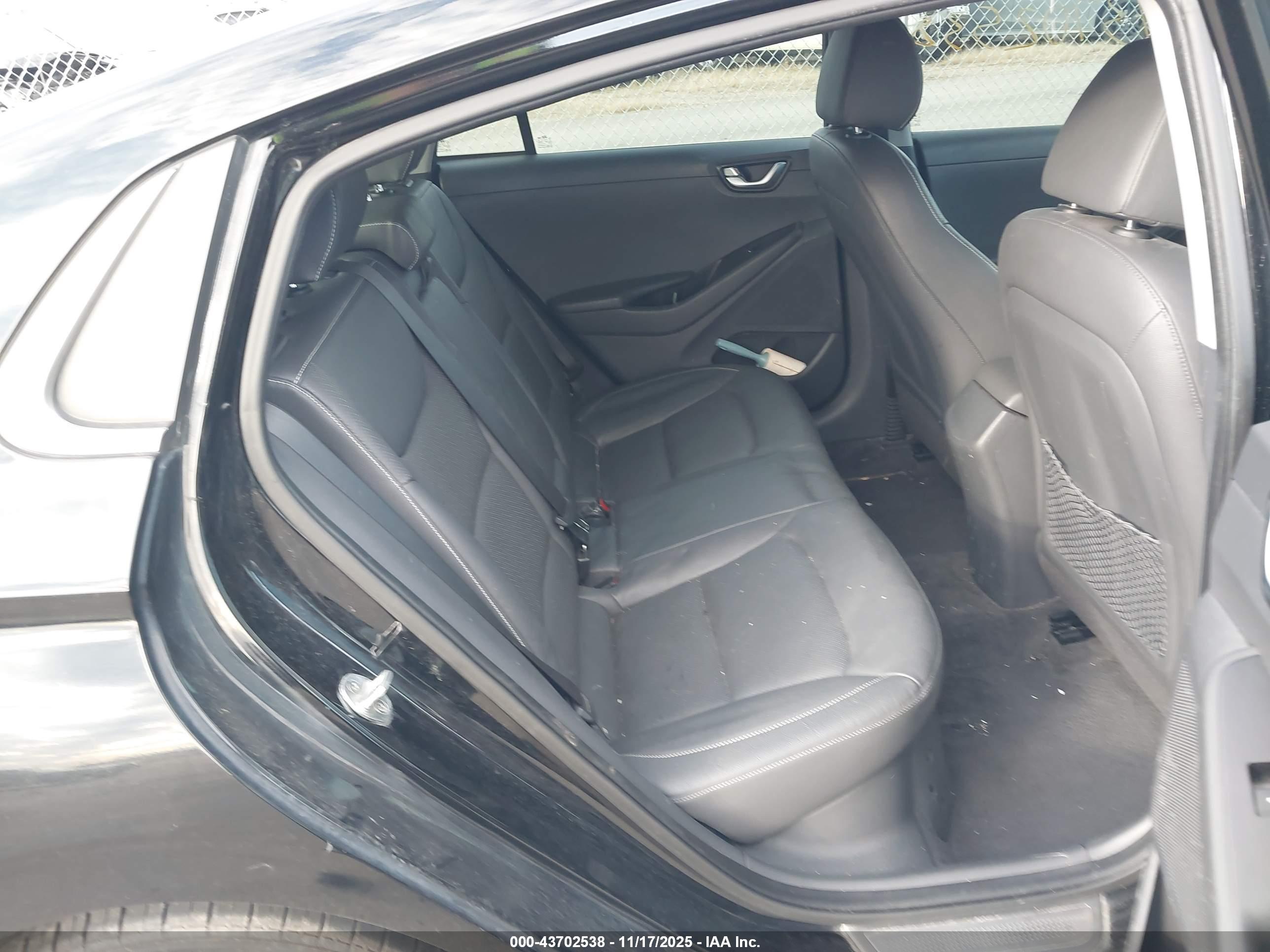 HYUNDAI IONIQ image 8