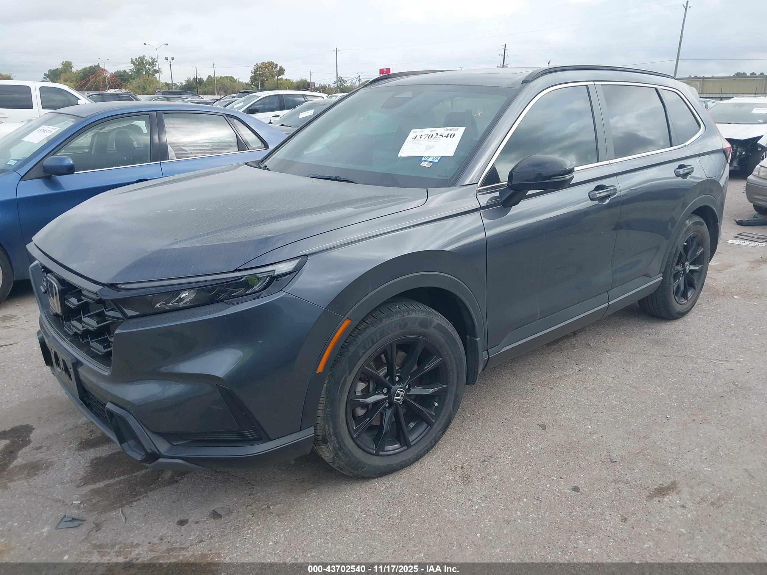 HONDA CR-V image 2
