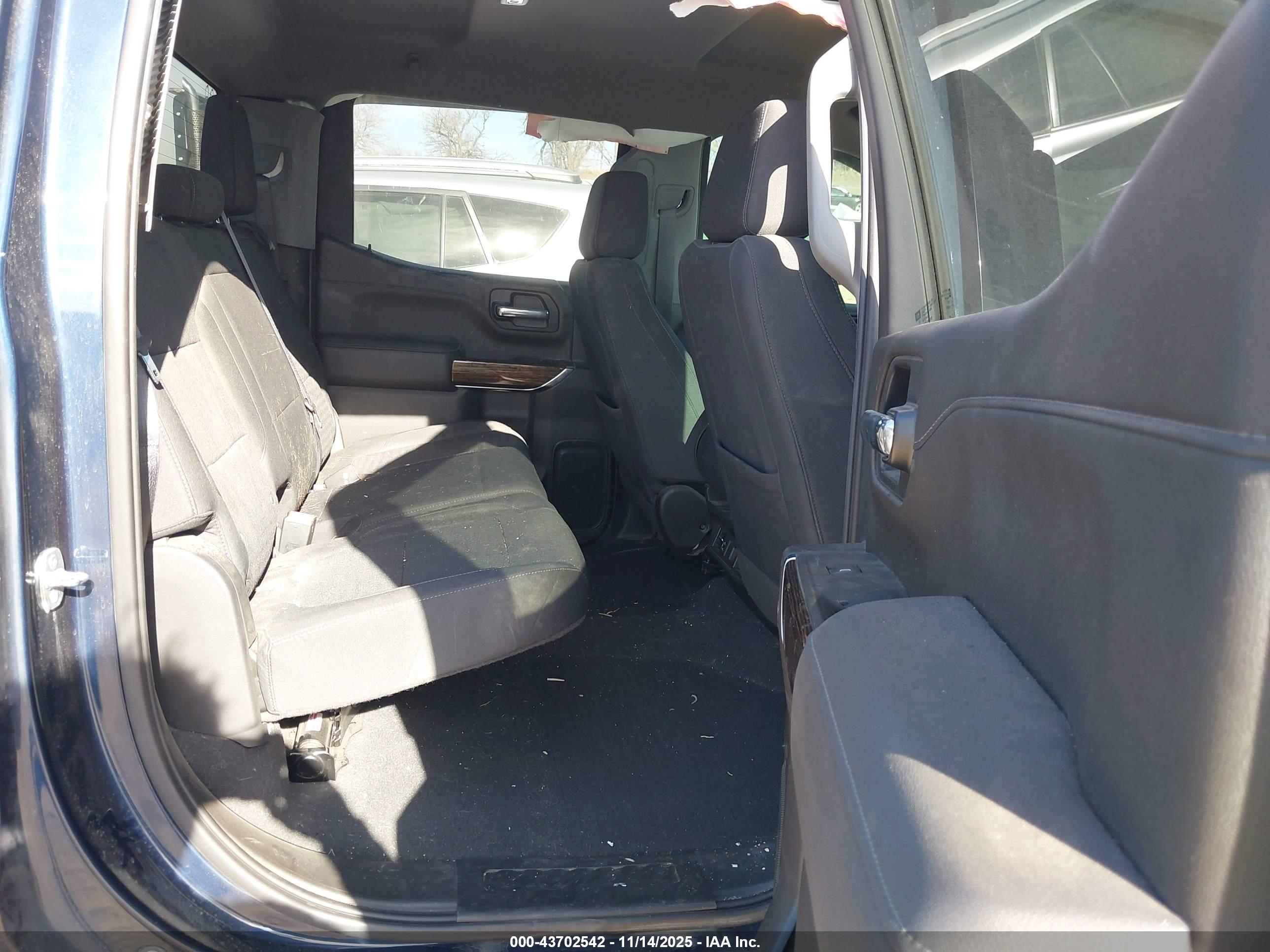 GMC SIERRA image 8