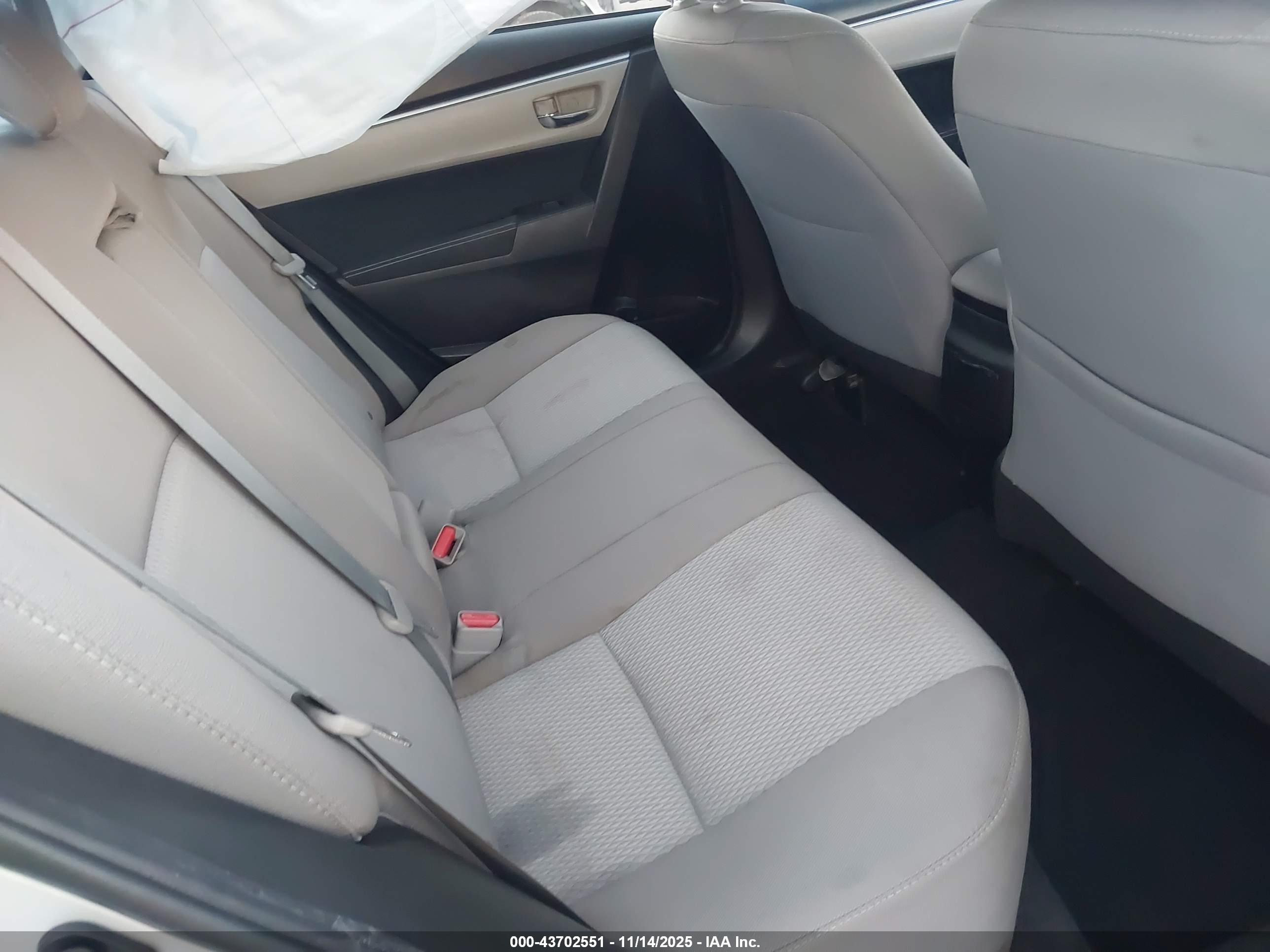 TOYOTA COROLLA image 8