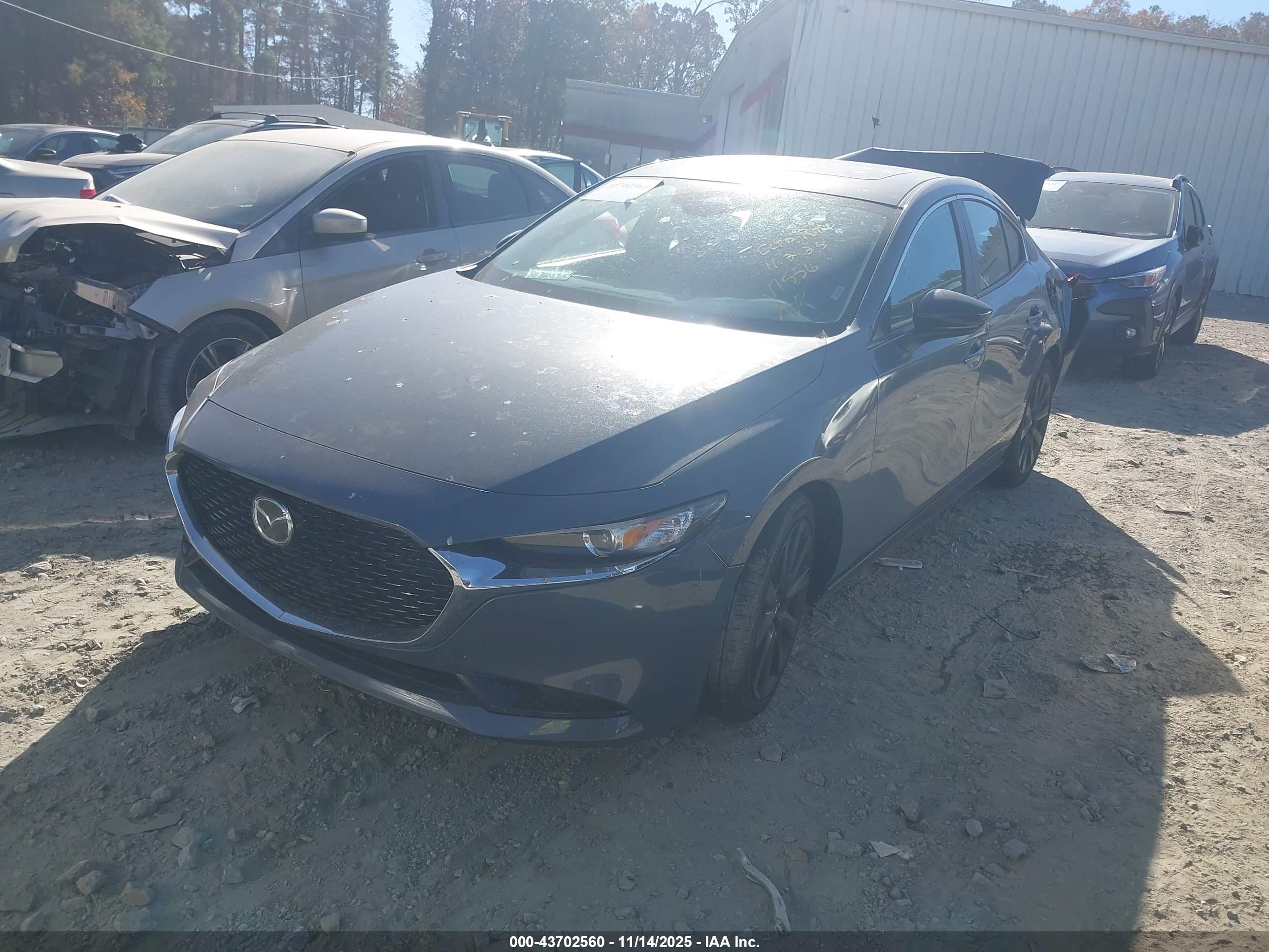 MAZDA MAZDA3 image 2