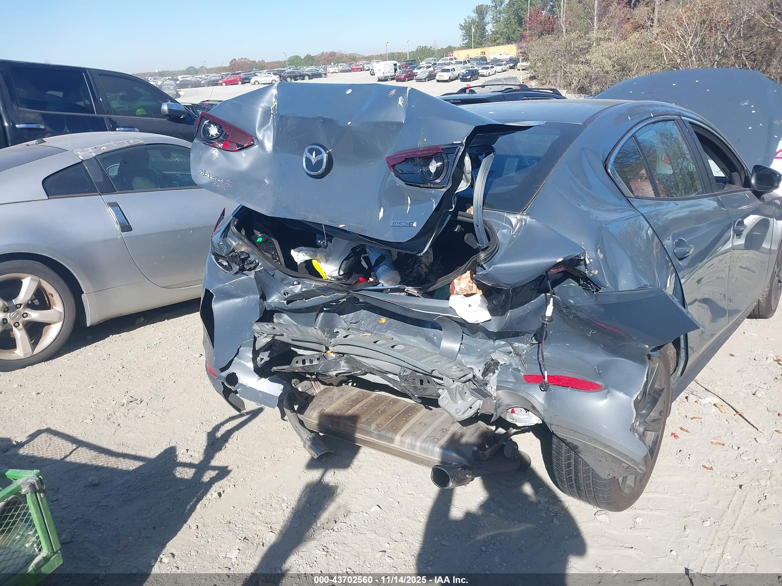 MAZDA MAZDA3 image 6