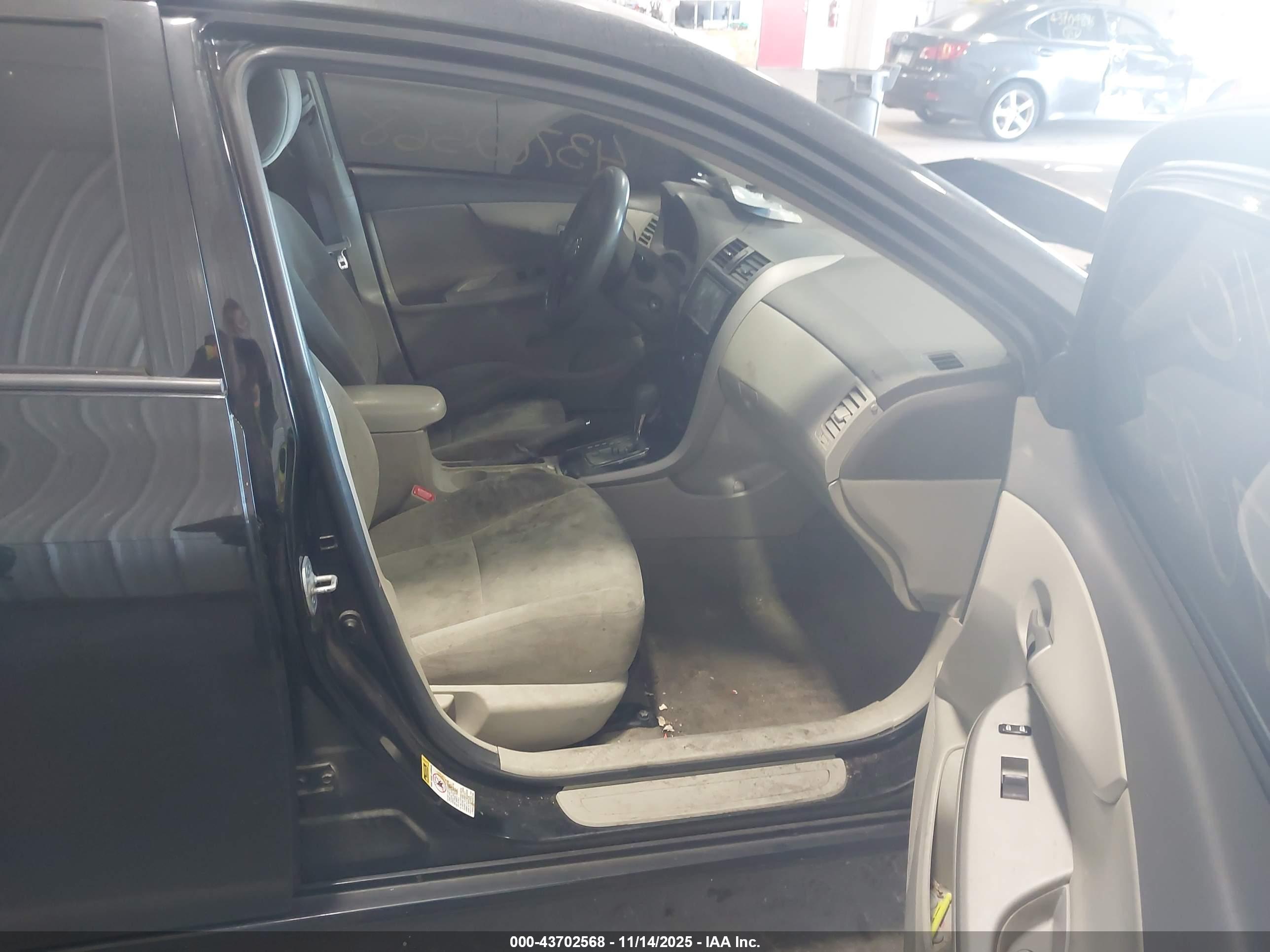 TOYOTA COROLLA image 5
