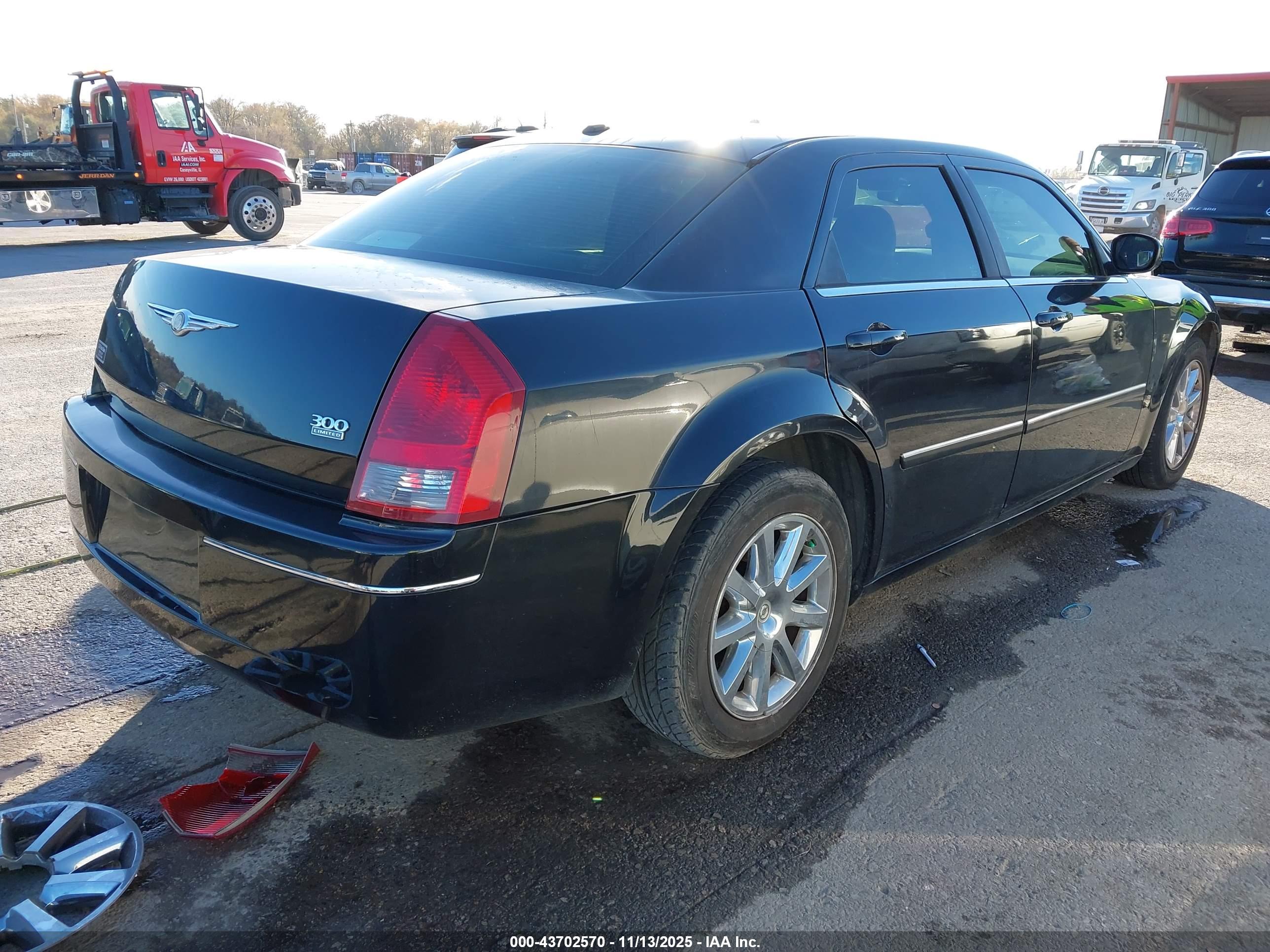 CHRYSLER 300 image 4