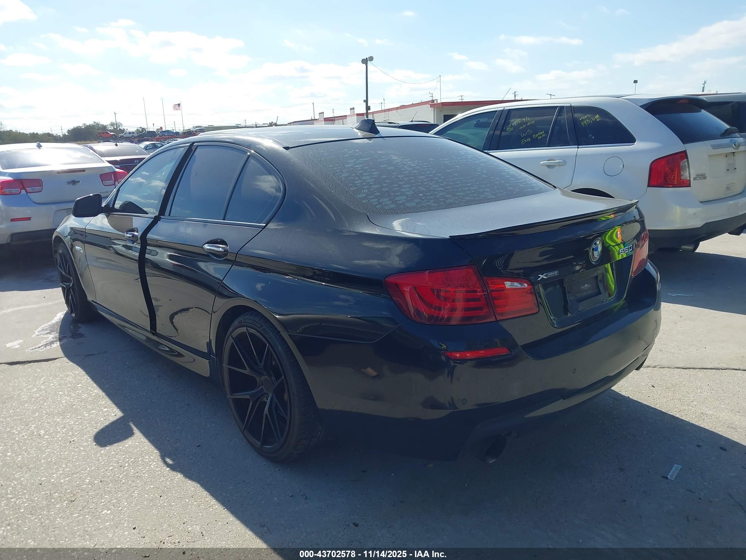 BMW 550I image 3