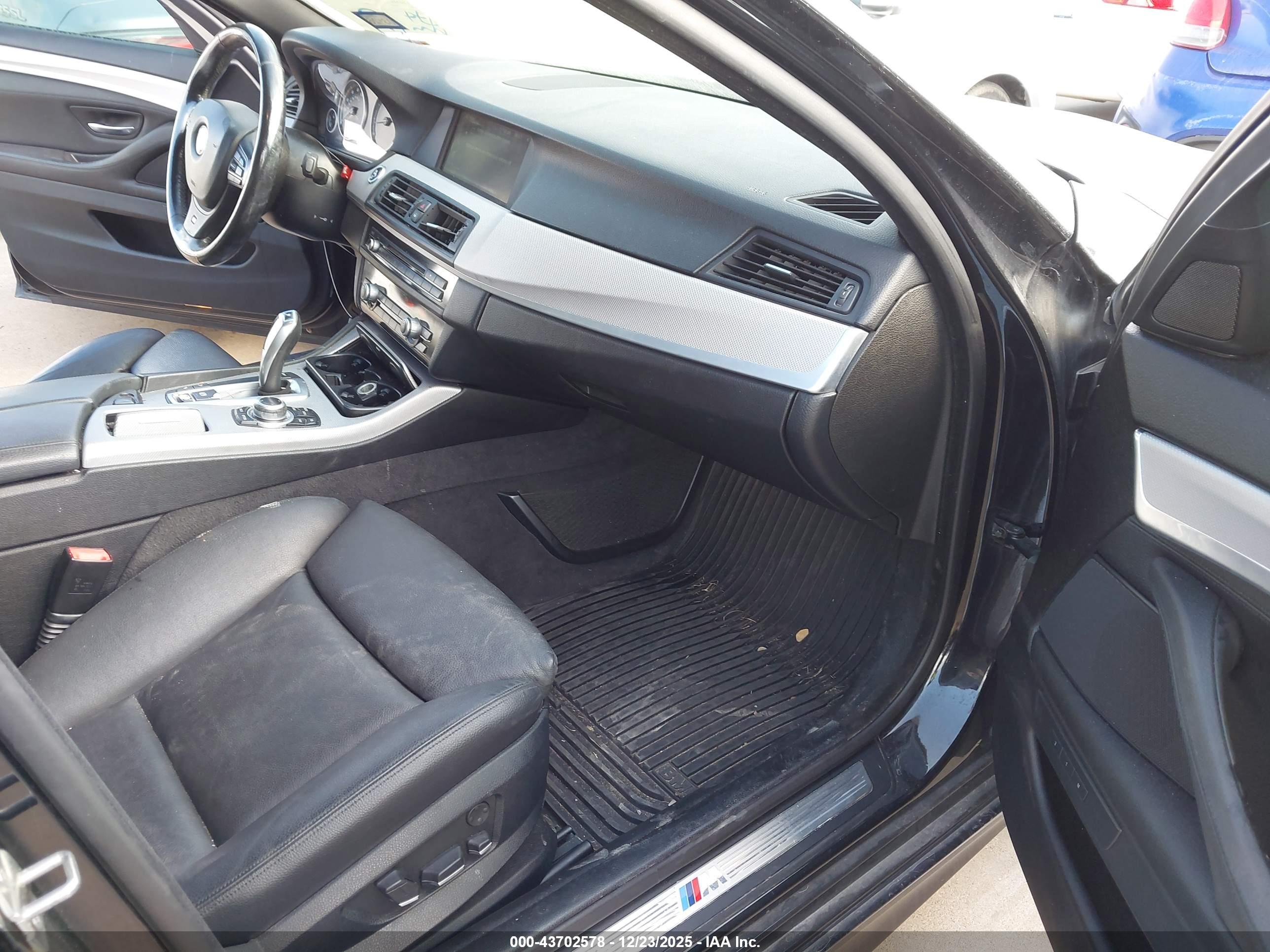 BMW 550I image 5