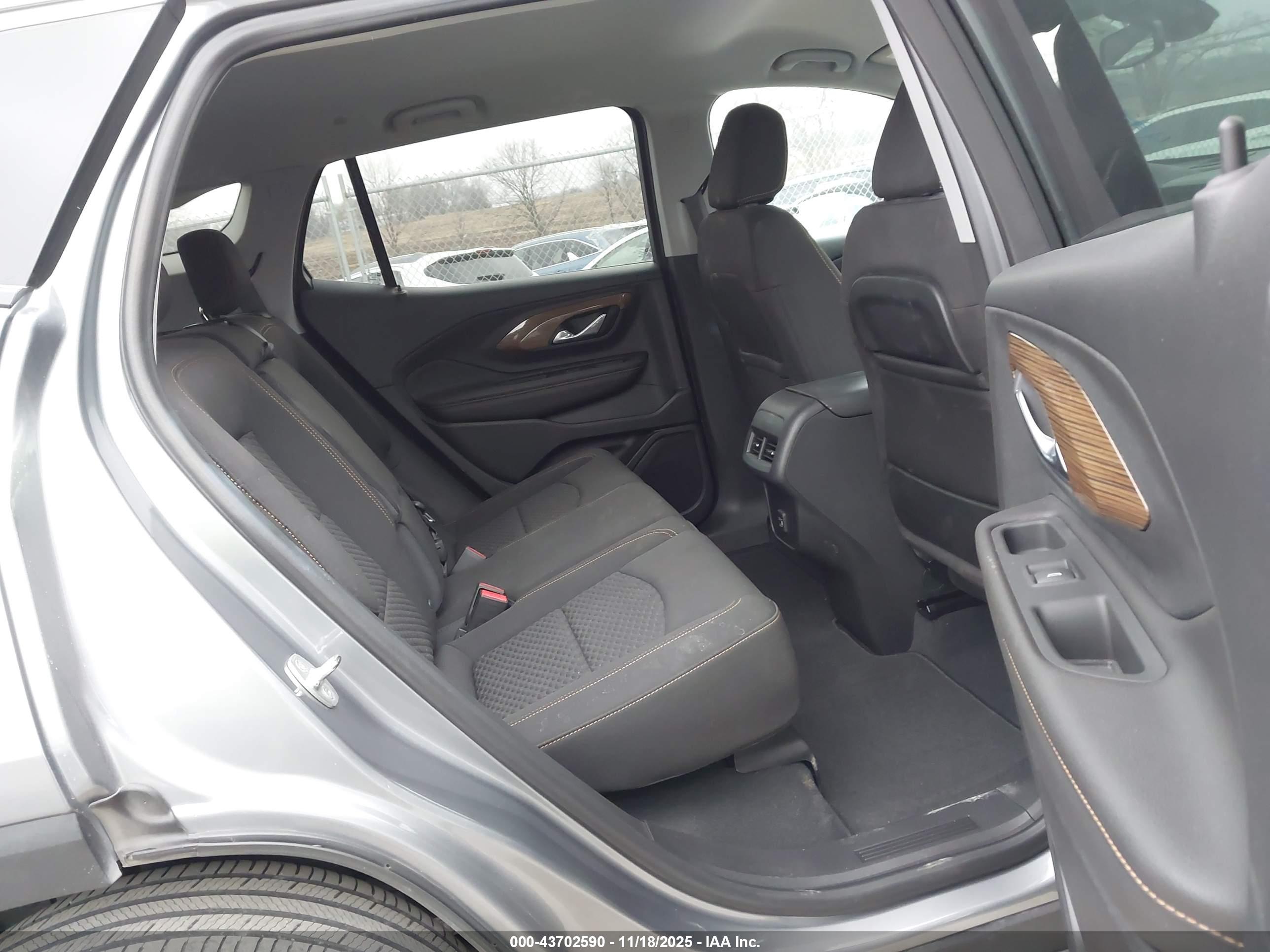 GMC TERRAIN image 8