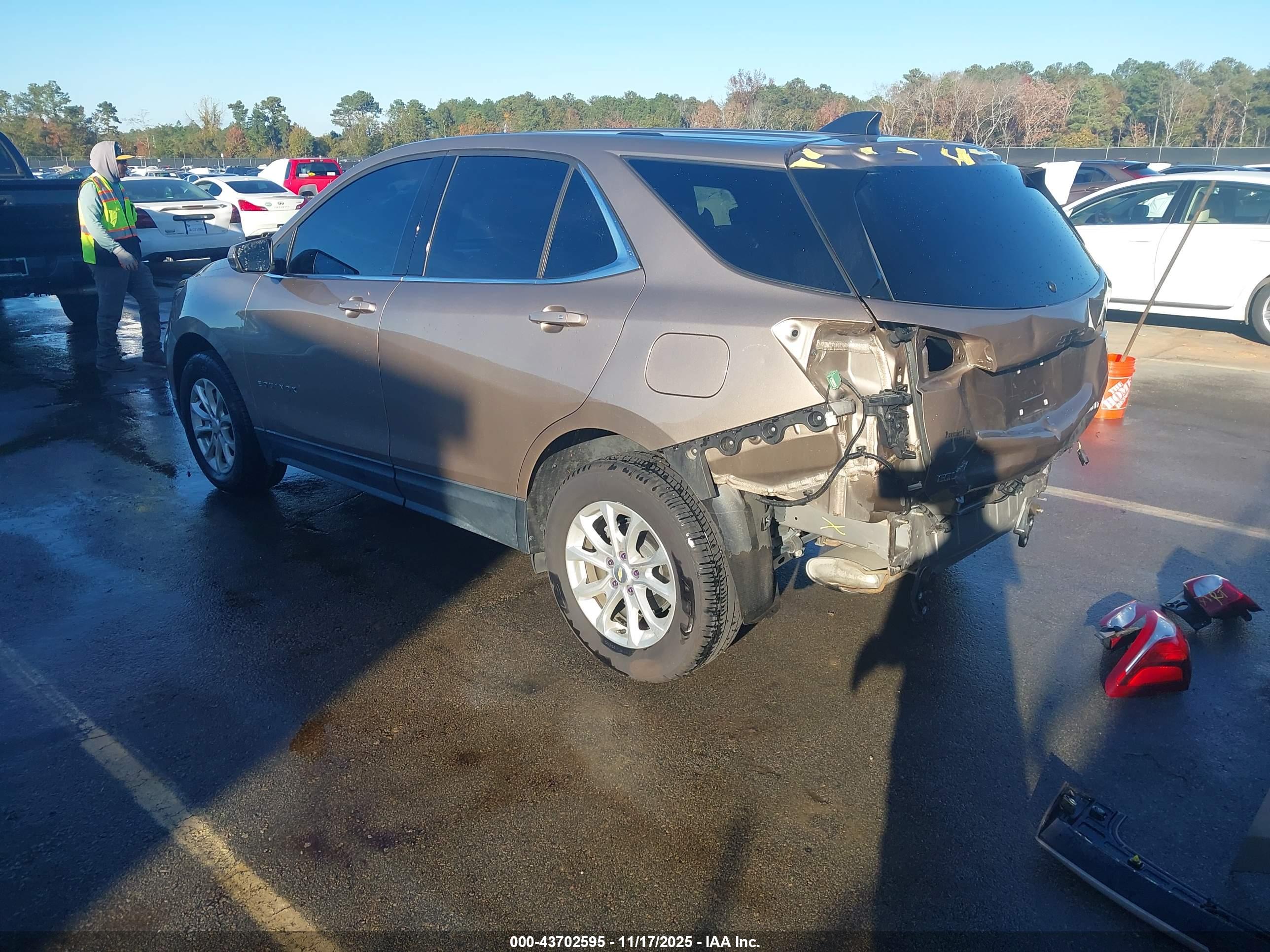 CHEVROLET EQUINOX image 3