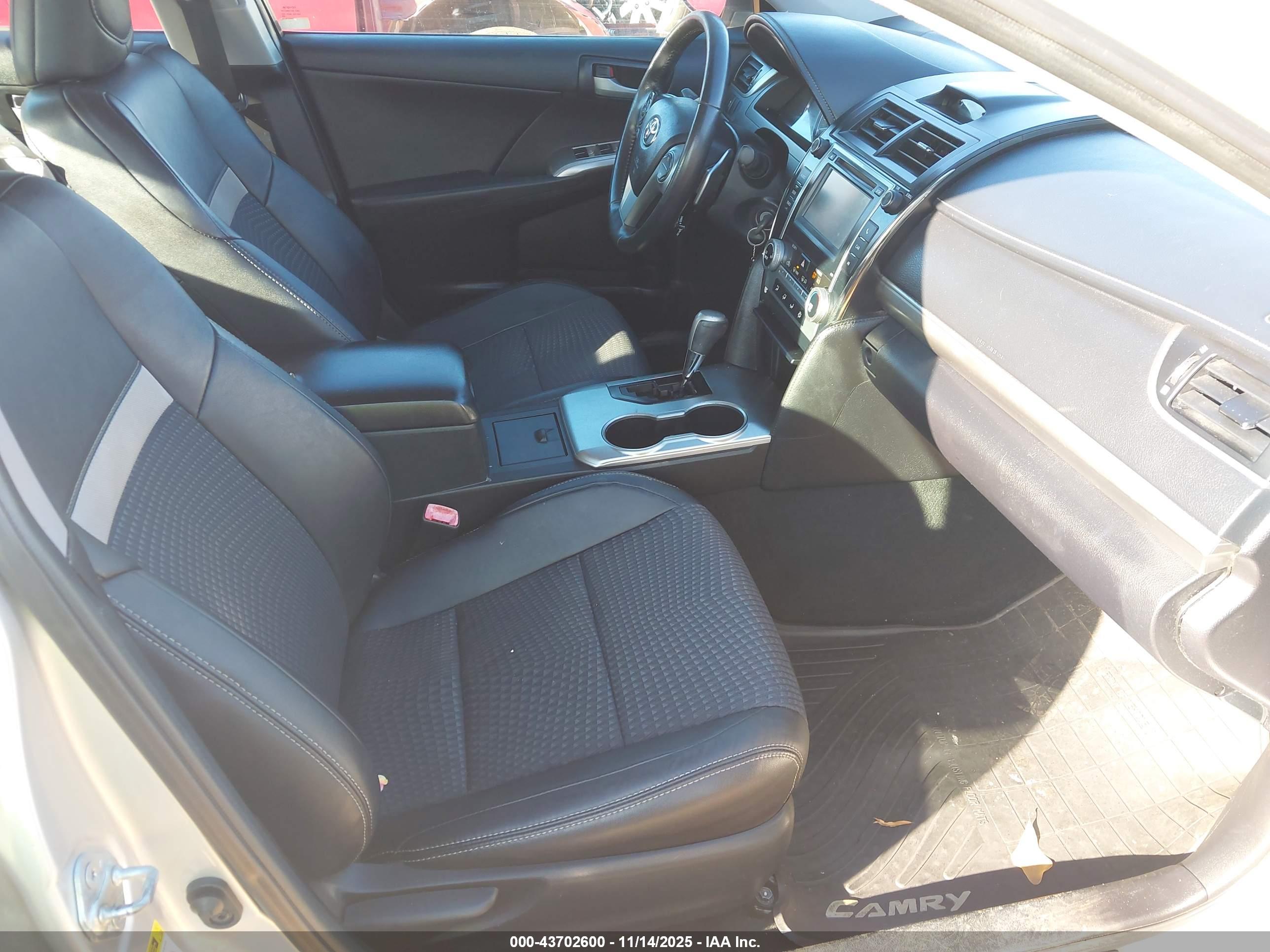 TOYOTA CAMRY image 5