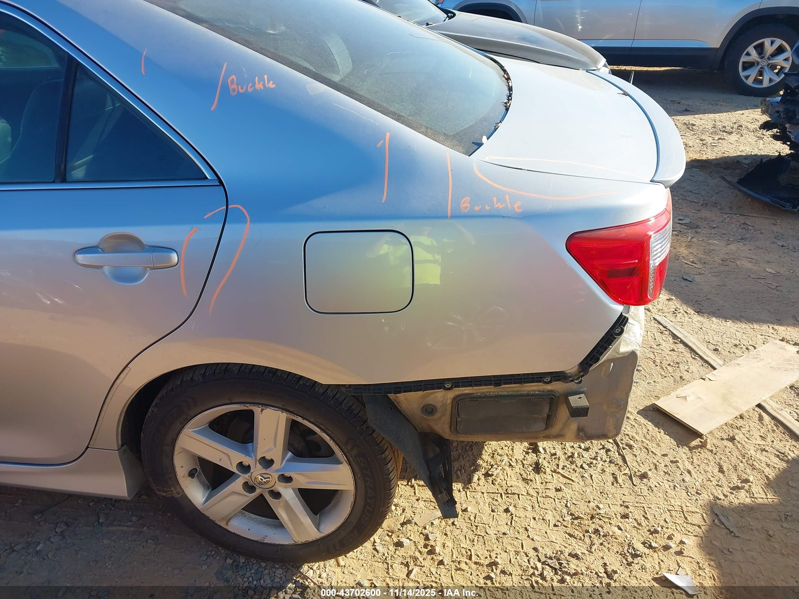 TOYOTA CAMRY image 6