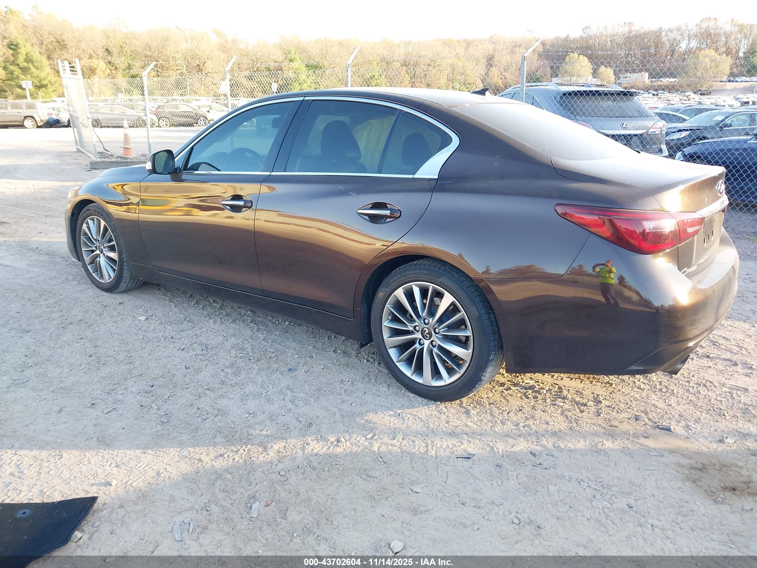 INFINITI Q50 image 3