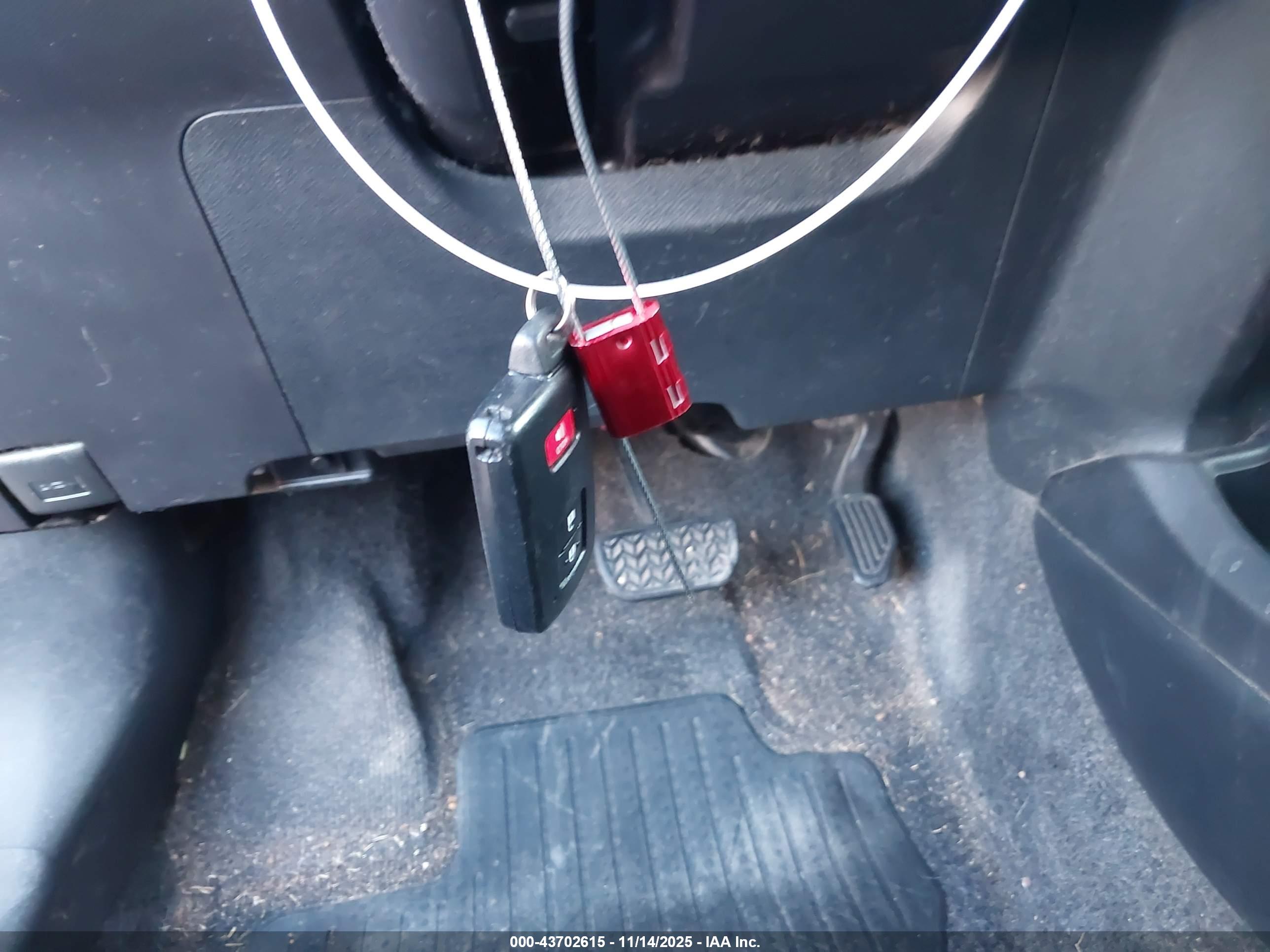 TOYOTA PRIUS image 11