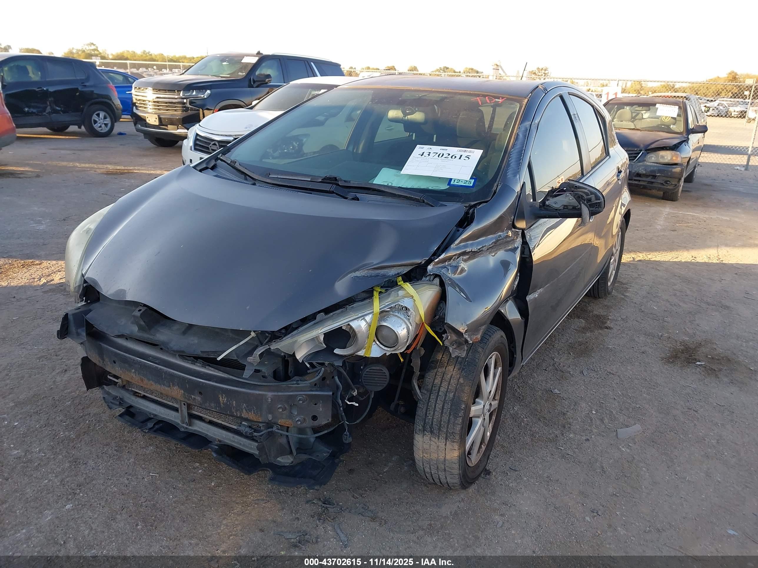TOYOTA PRIUS image 2