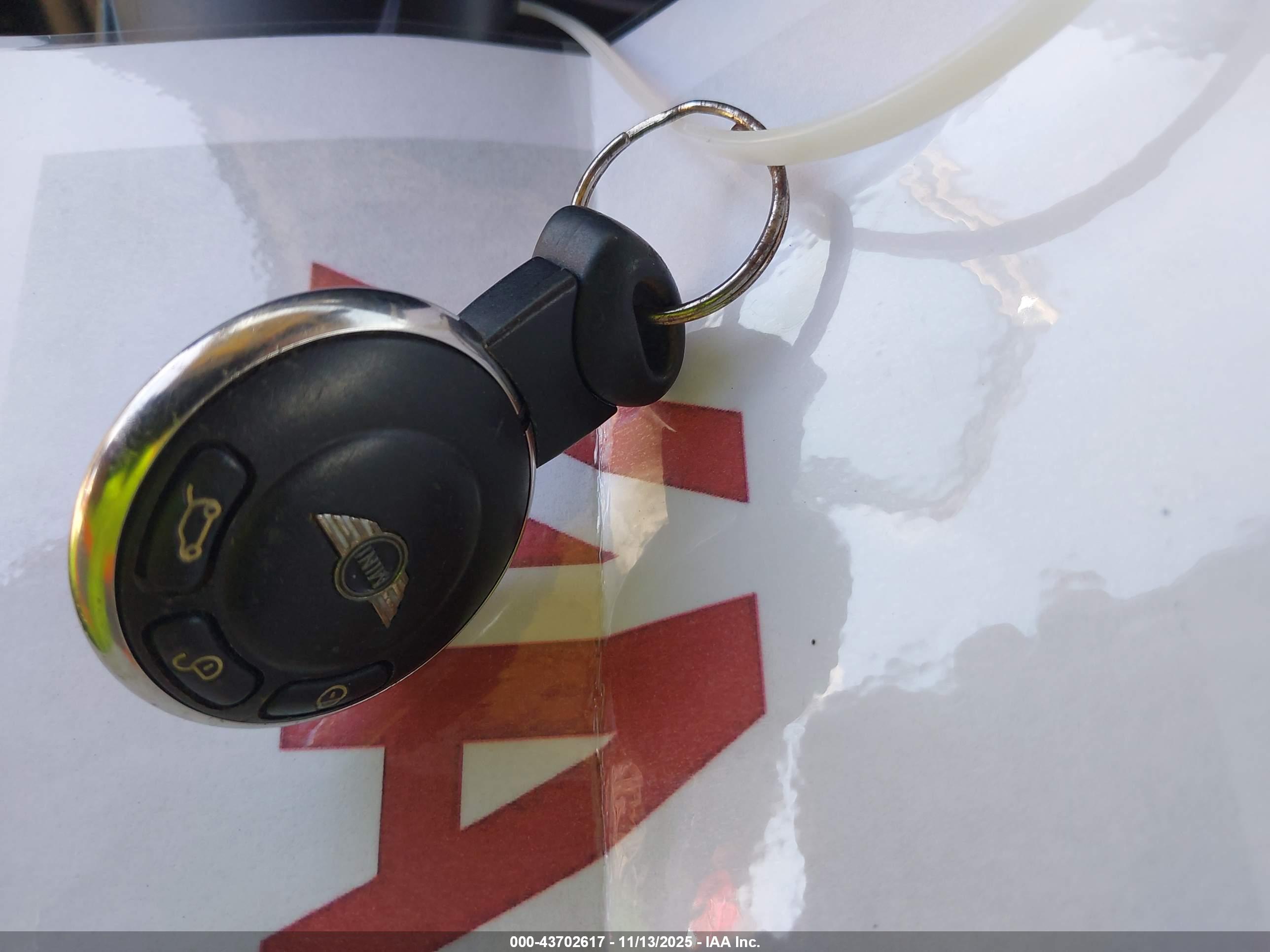 MINI COUNTRYMAN image 11