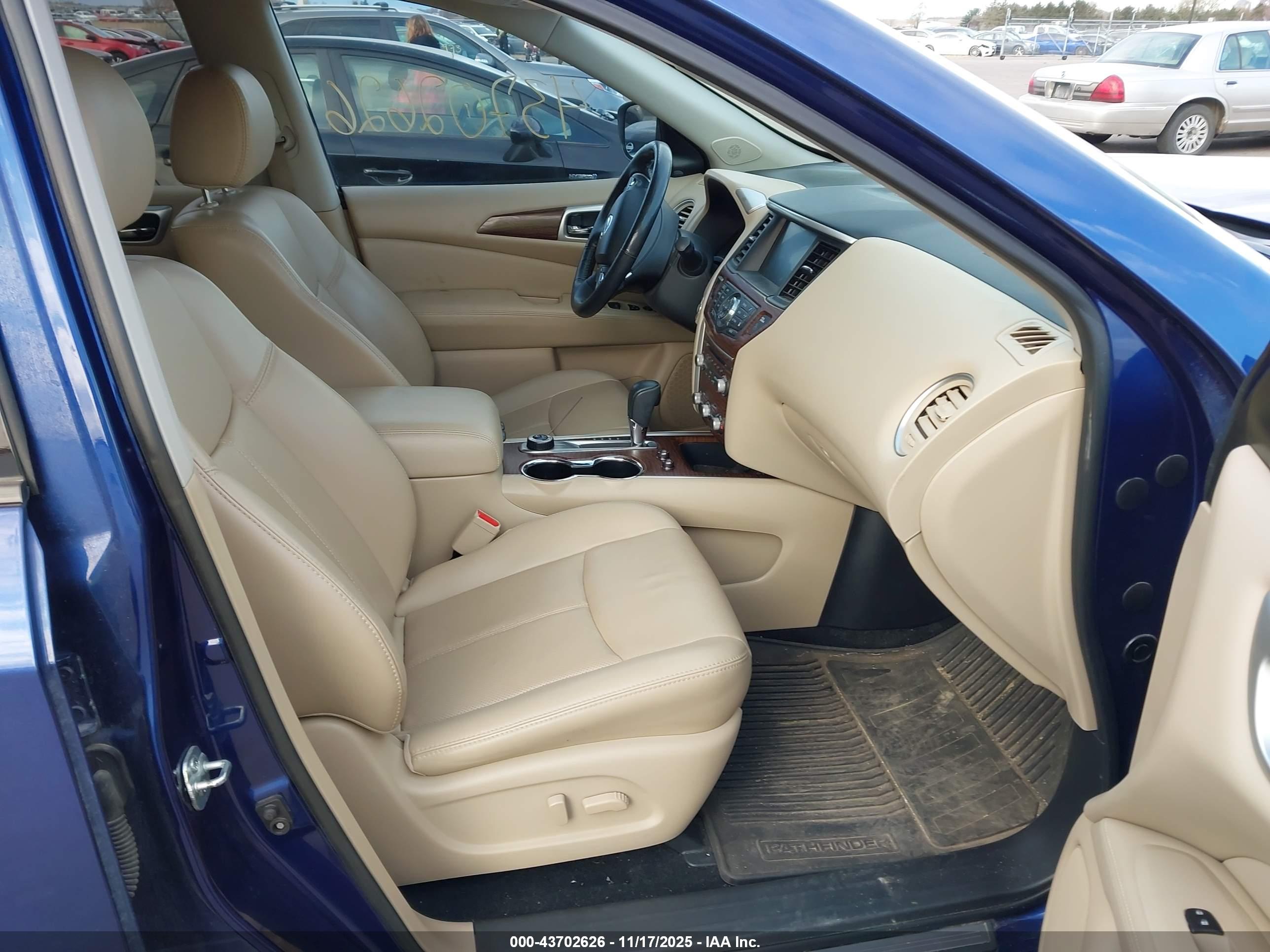 NISSAN PATHFINDER image 5