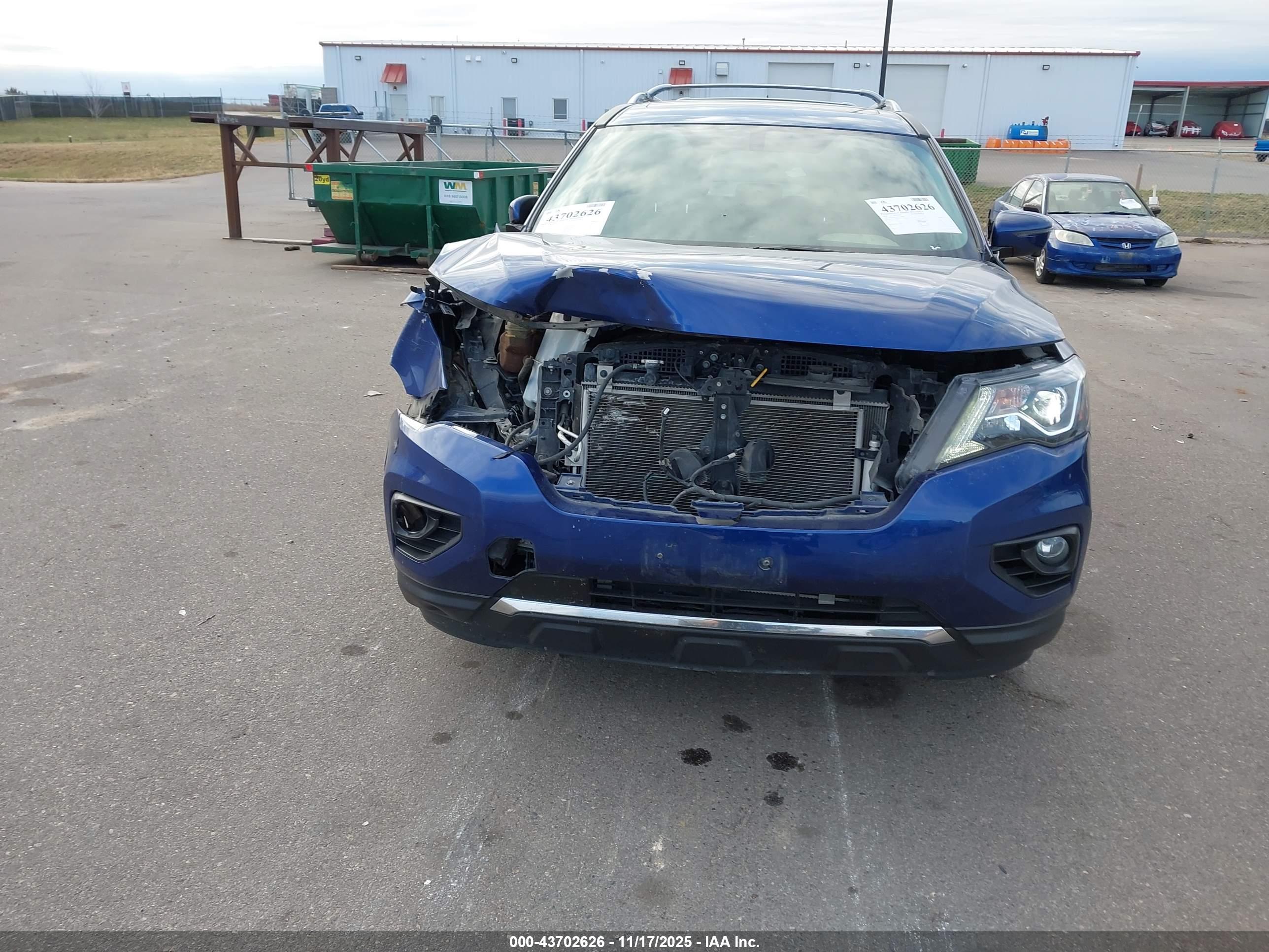 NISSAN PATHFINDER image 6