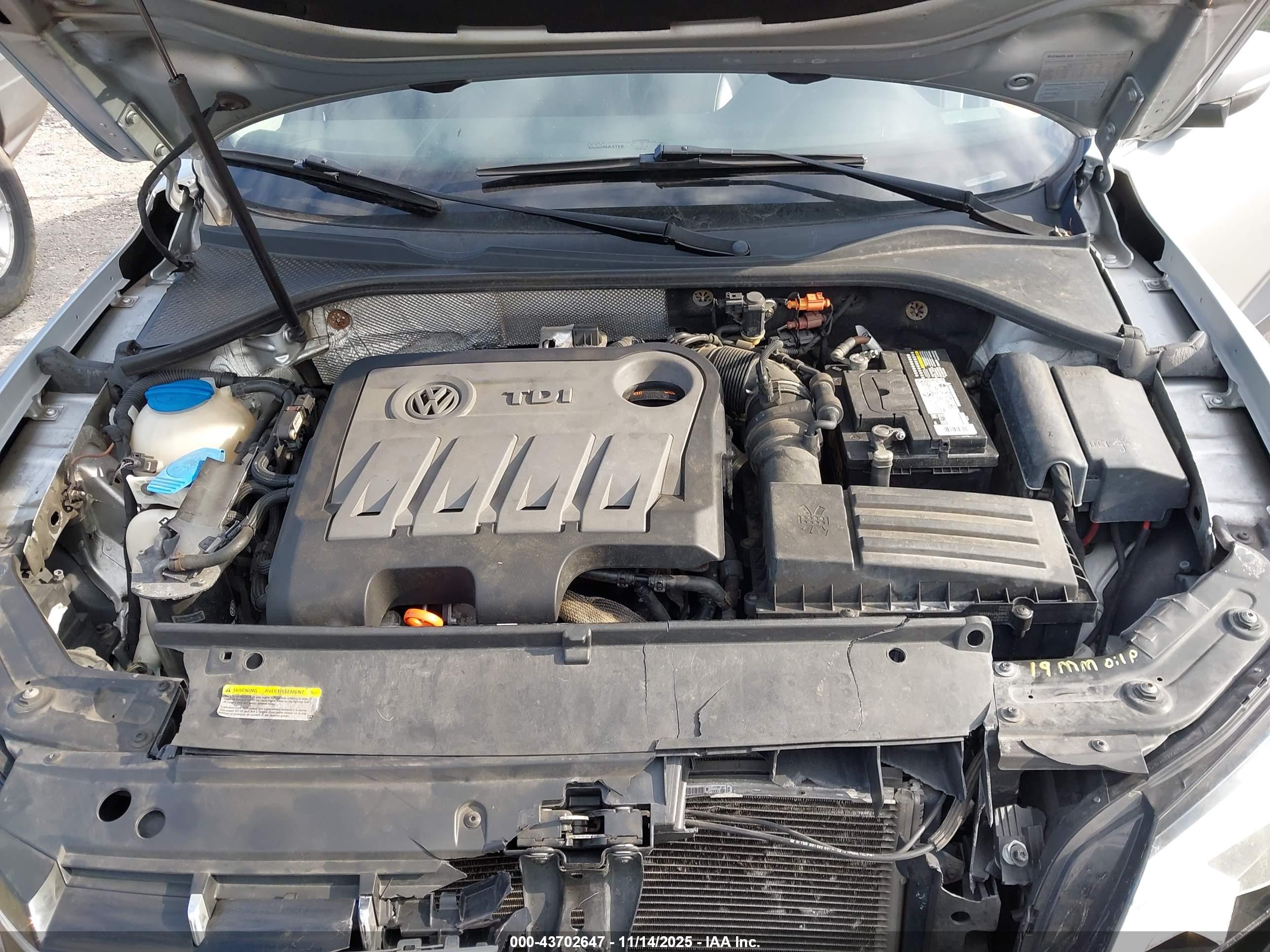 VOLKSWAGEN PASSAT image 10