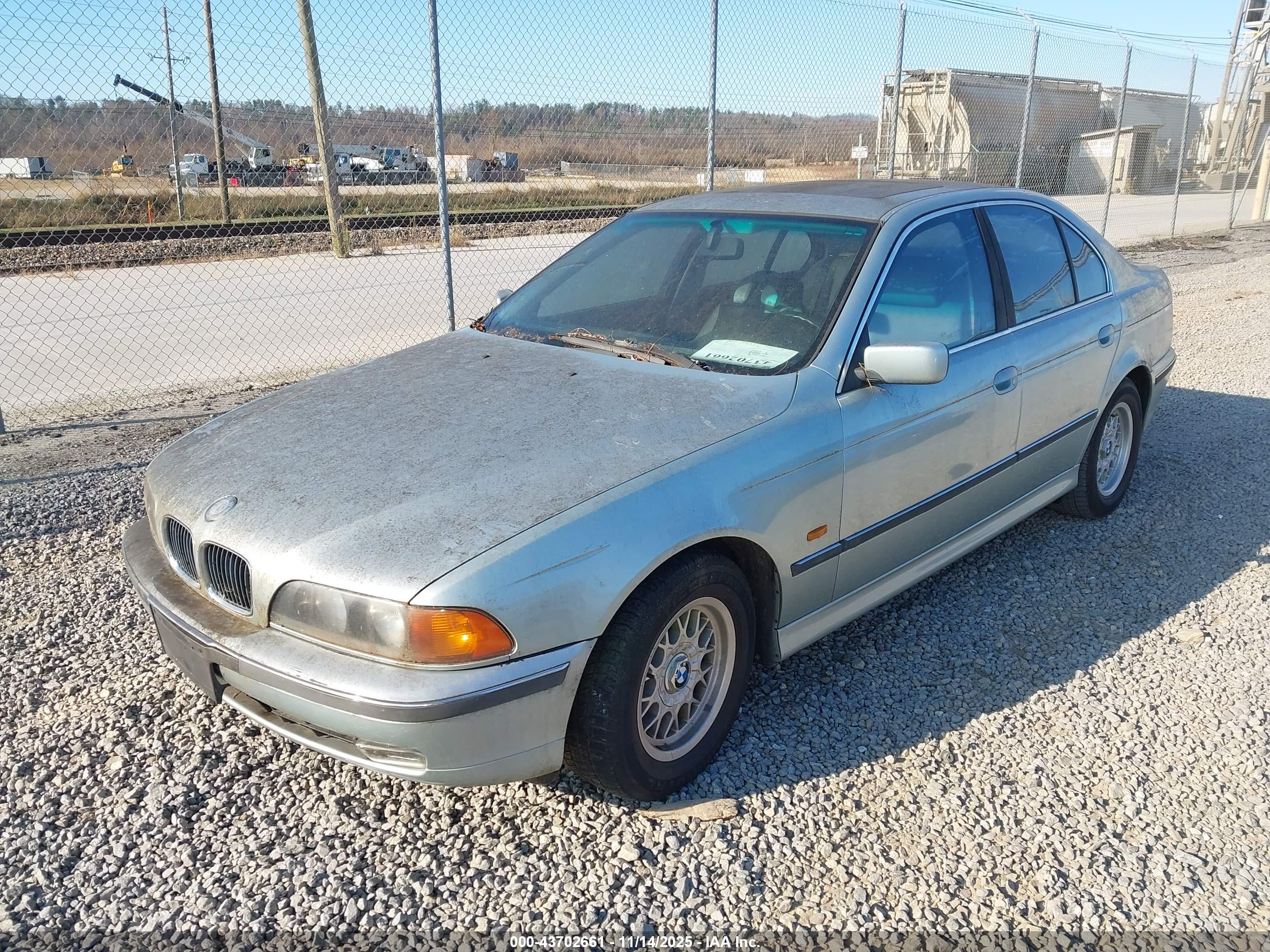 BMW 528I image 2
