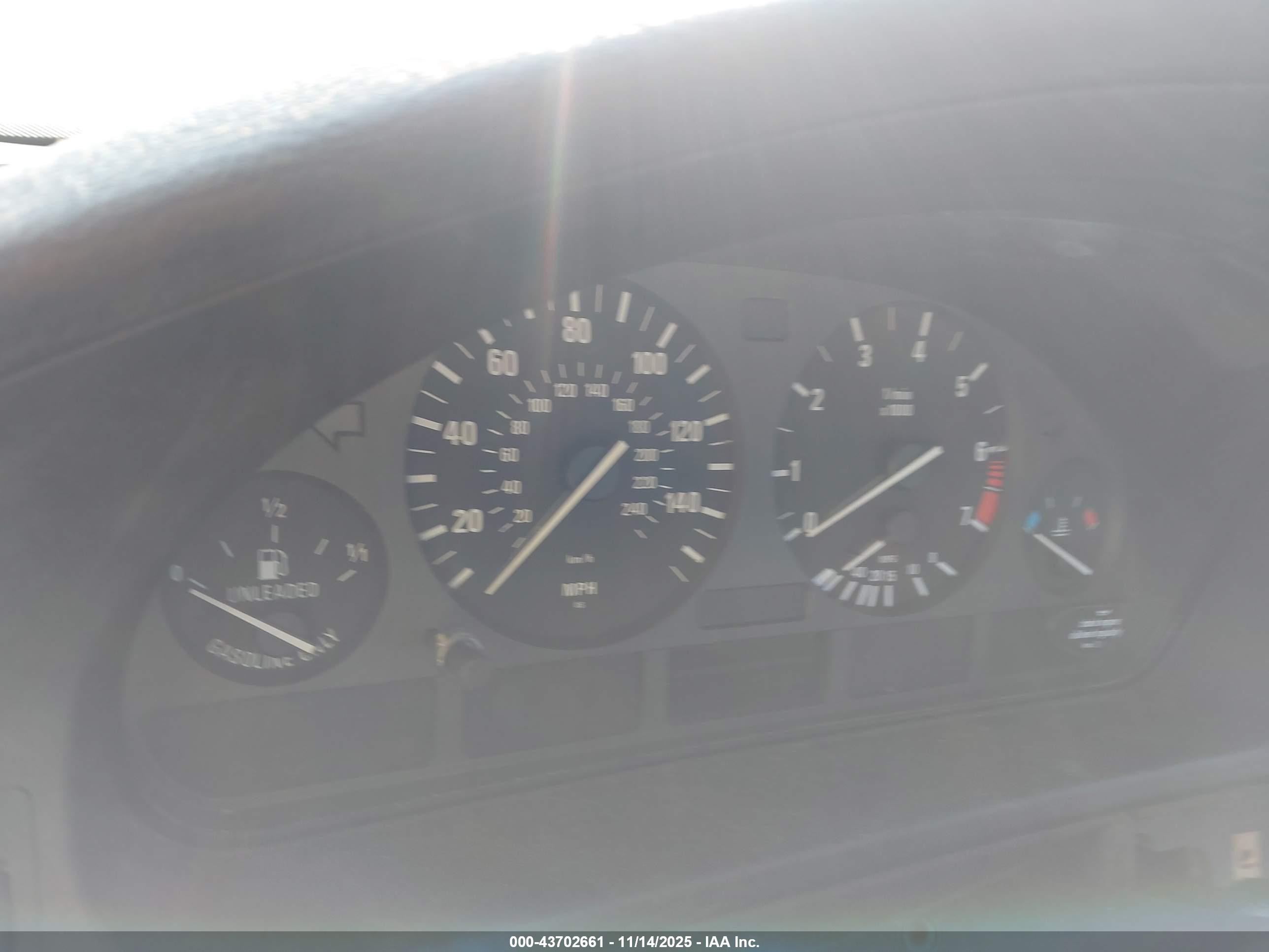 BMW 528I image 7