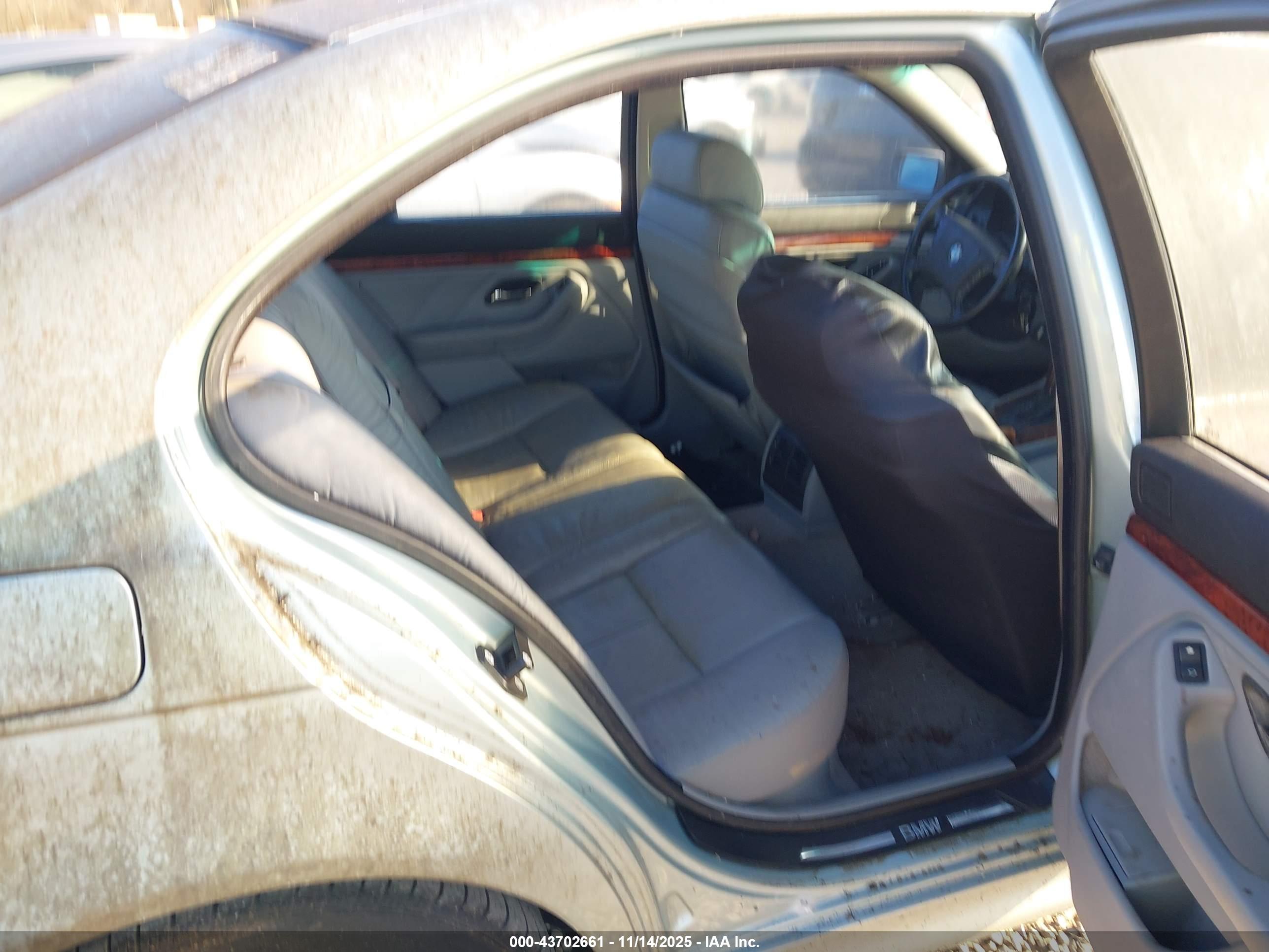 BMW 528I image 8