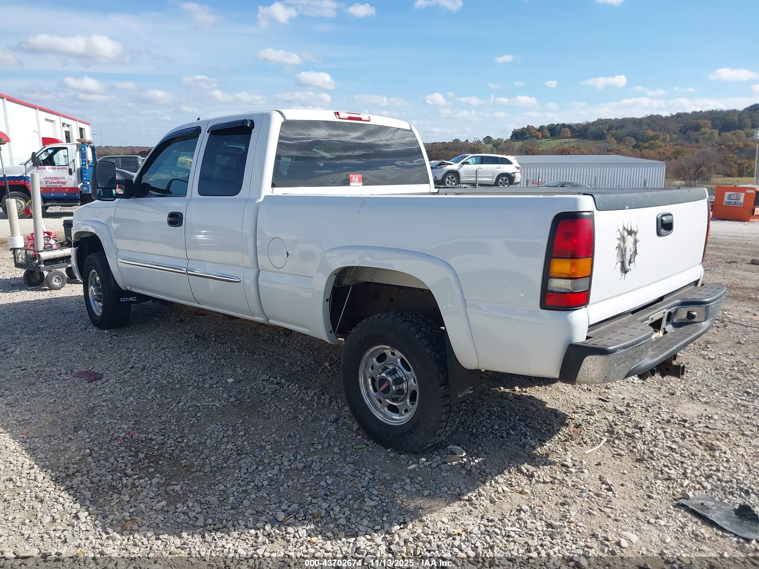 GMC SIERRA image 3