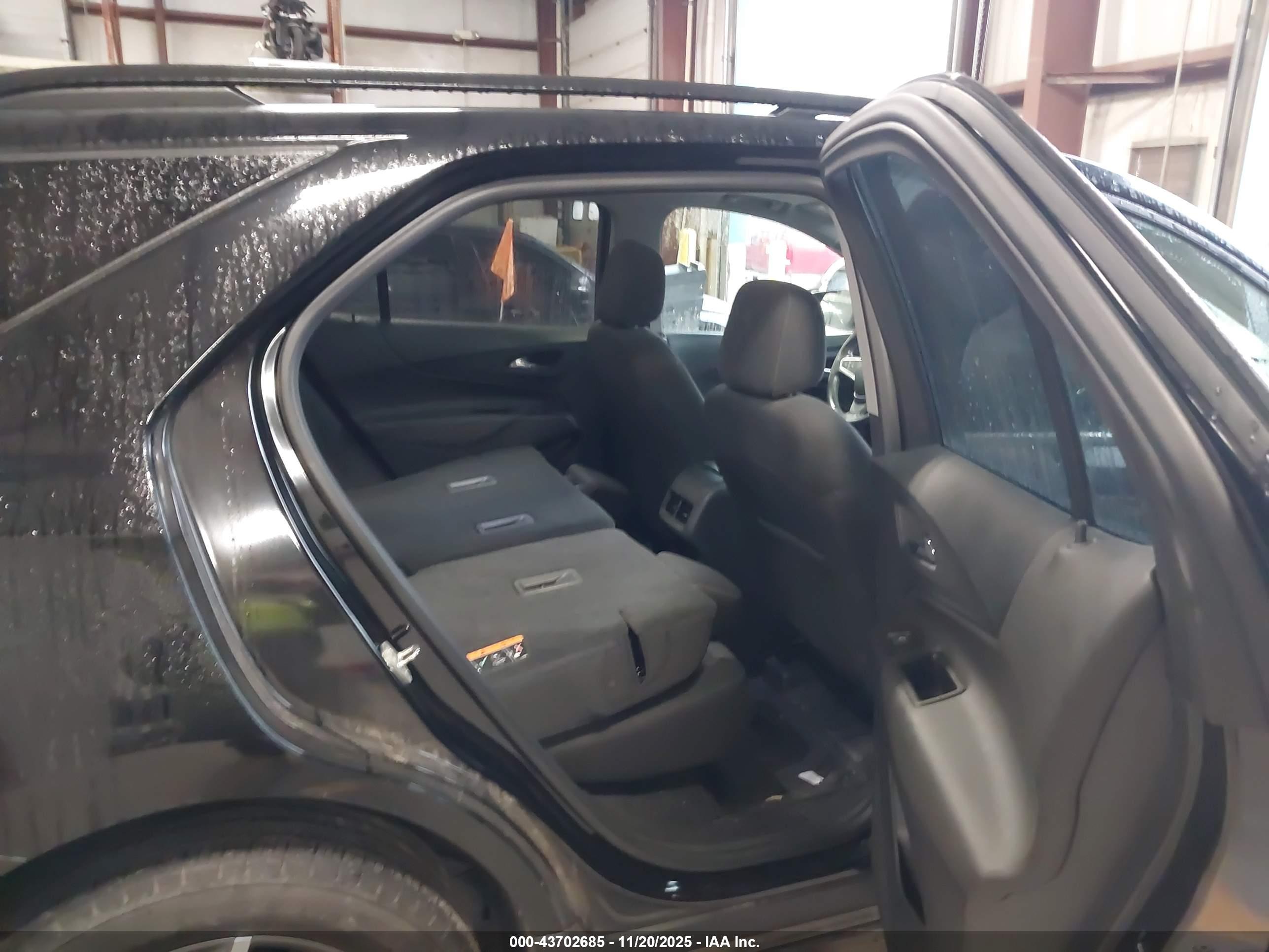 CHEVROLET EQUINOX image 8