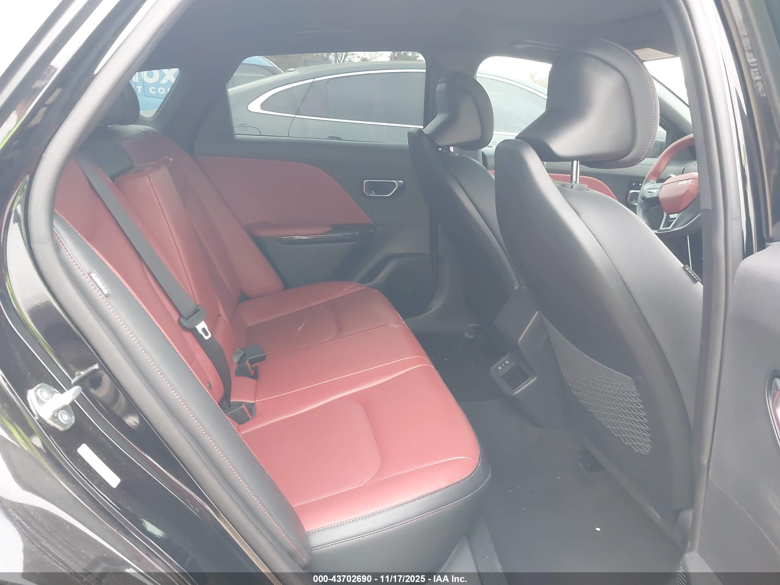 KIA K4 image 8