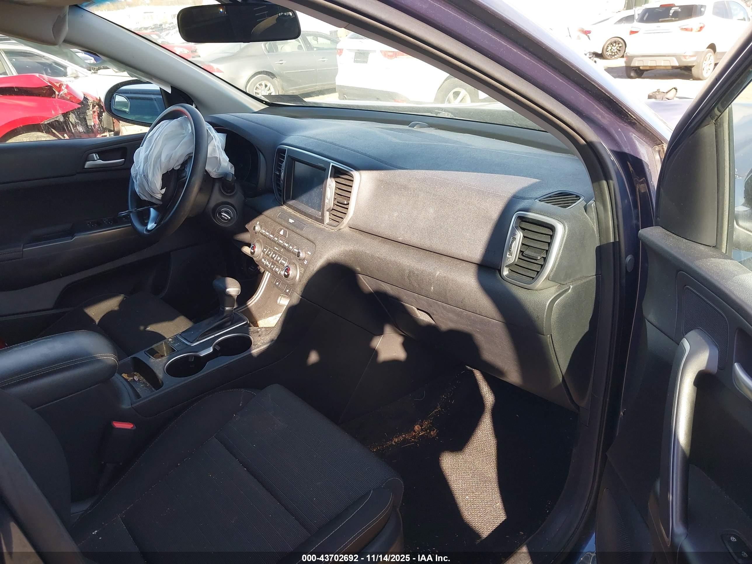 KIA SPORTAGE image 5