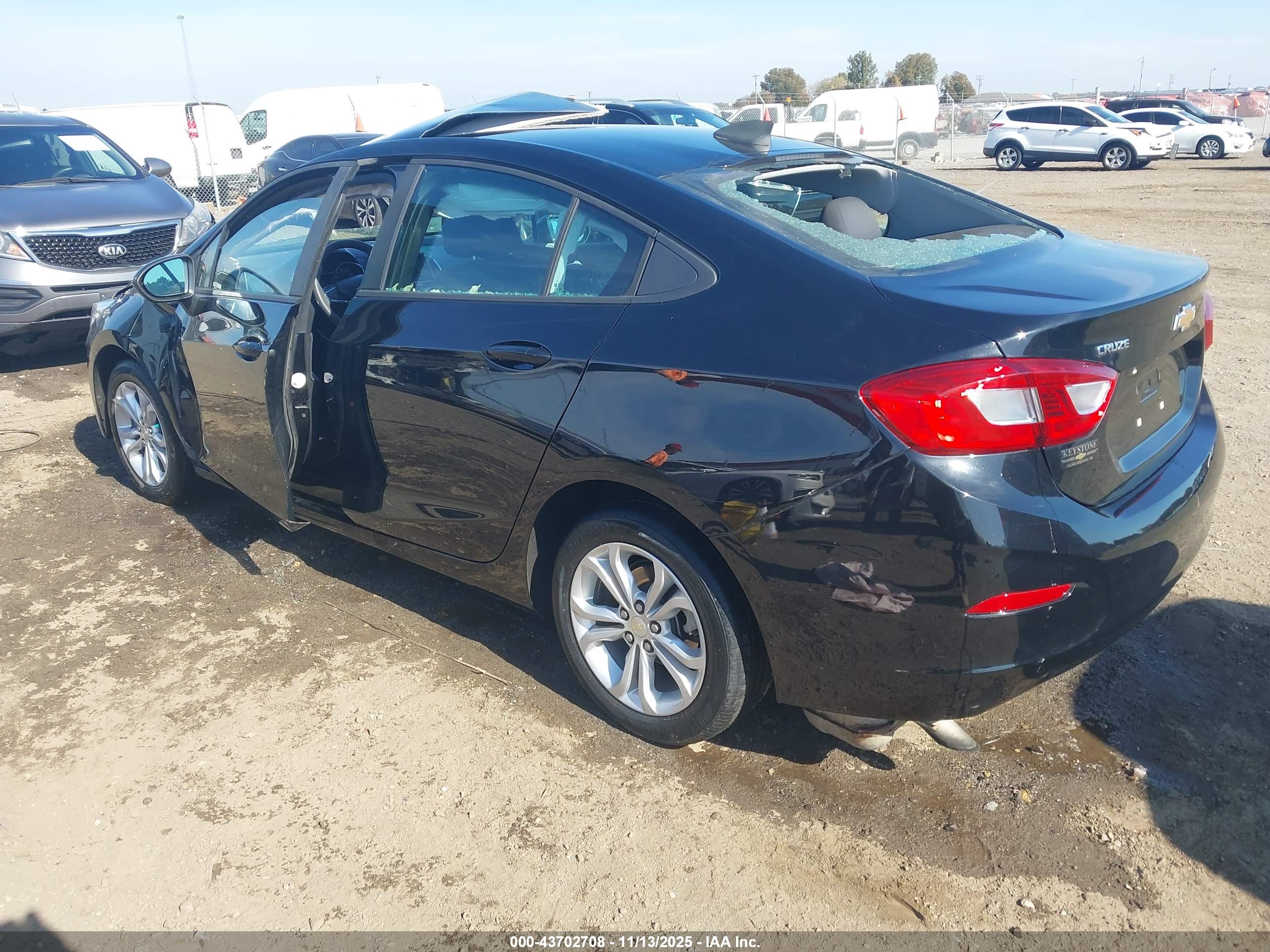 CHEVROLET CRUZE image 3