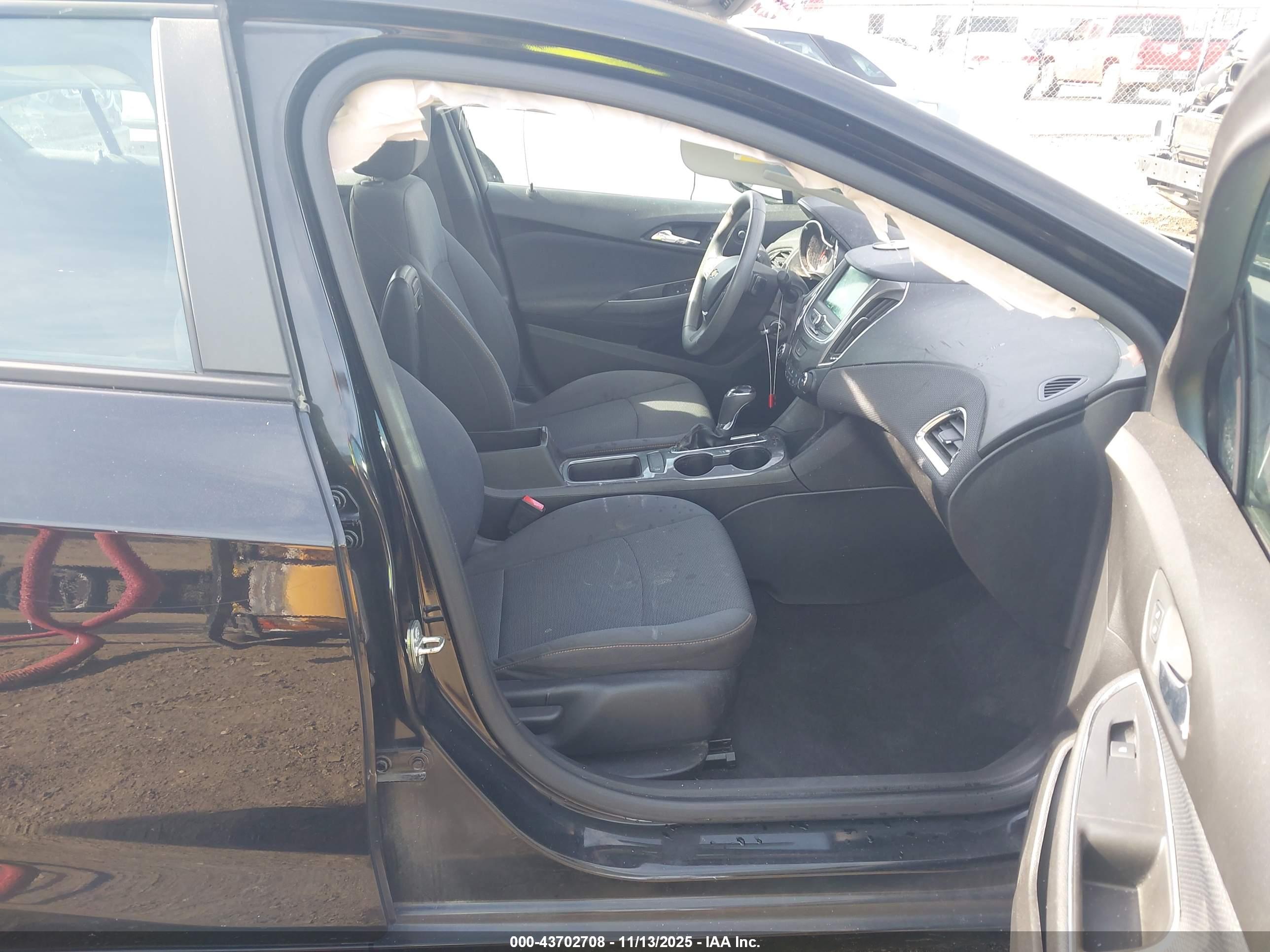 CHEVROLET CRUZE image 5