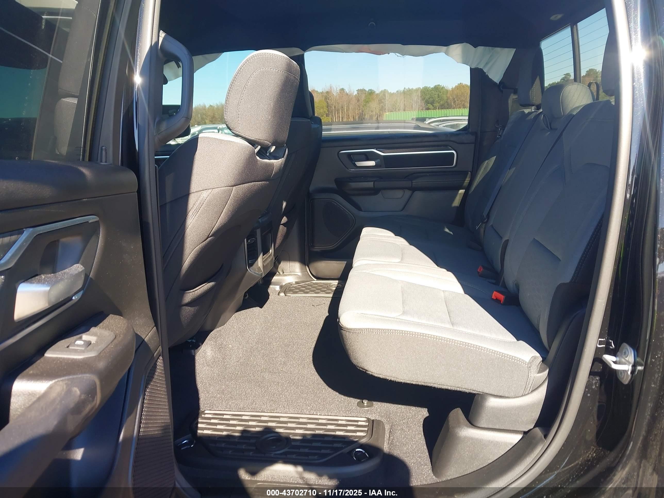 RAM 1500 image 8