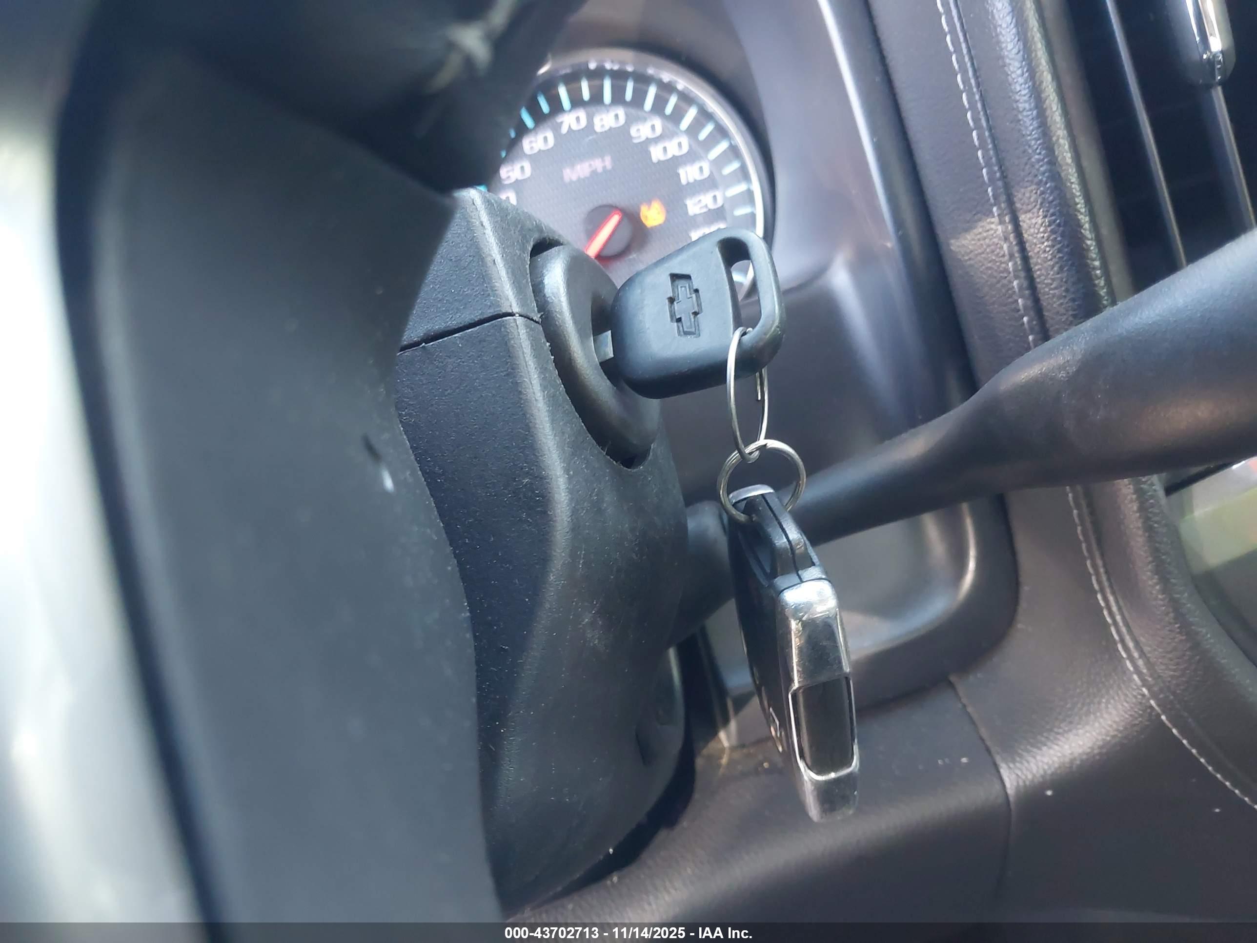 CHEVROLET SILVERADO image 11