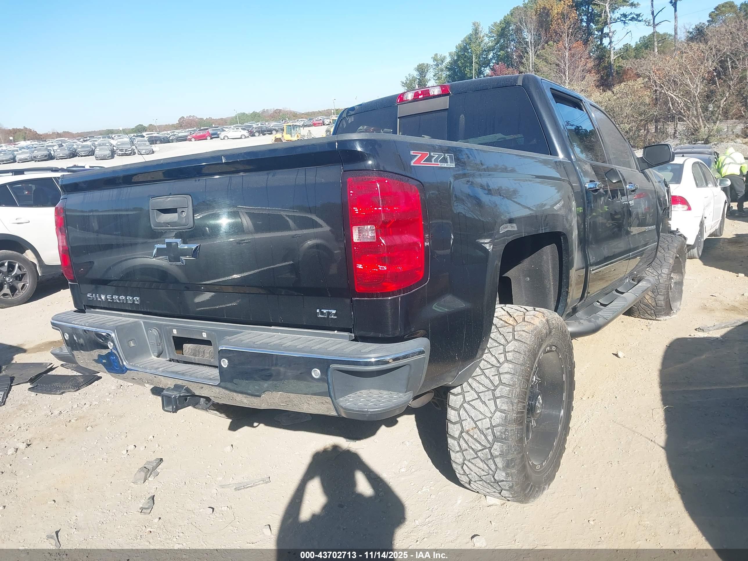CHEVROLET SILVERADO image 4