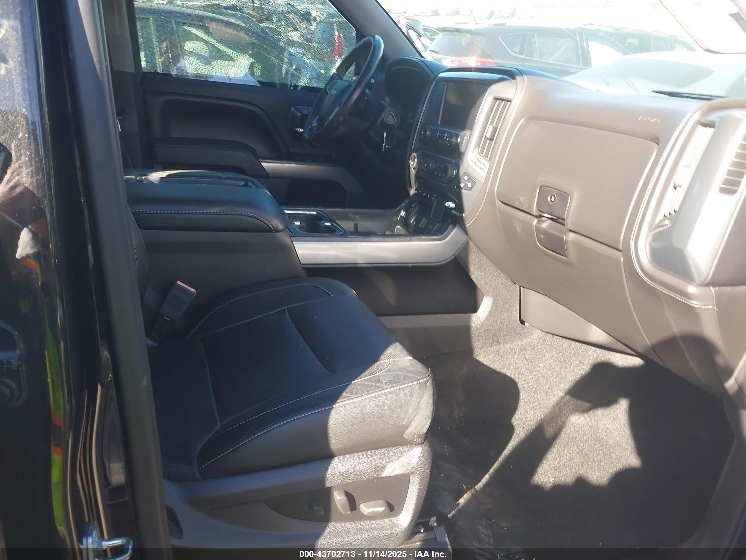 CHEVROLET SILVERADO image 5