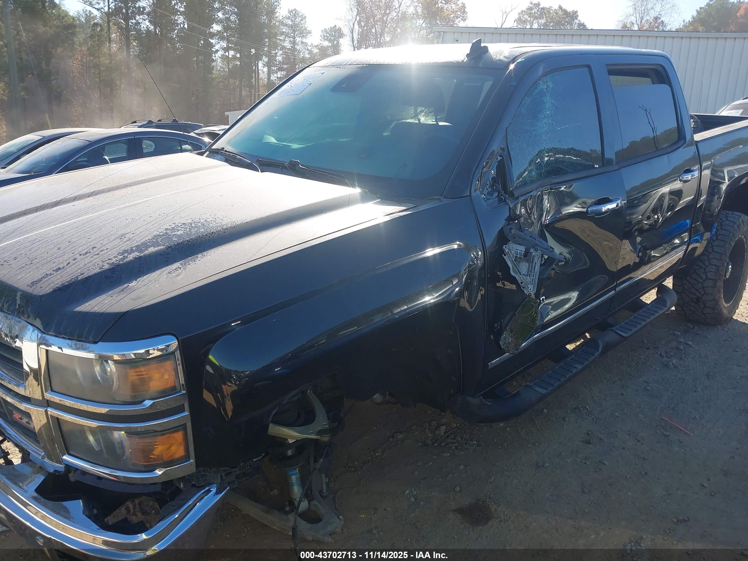 CHEVROLET SILVERADO image 6