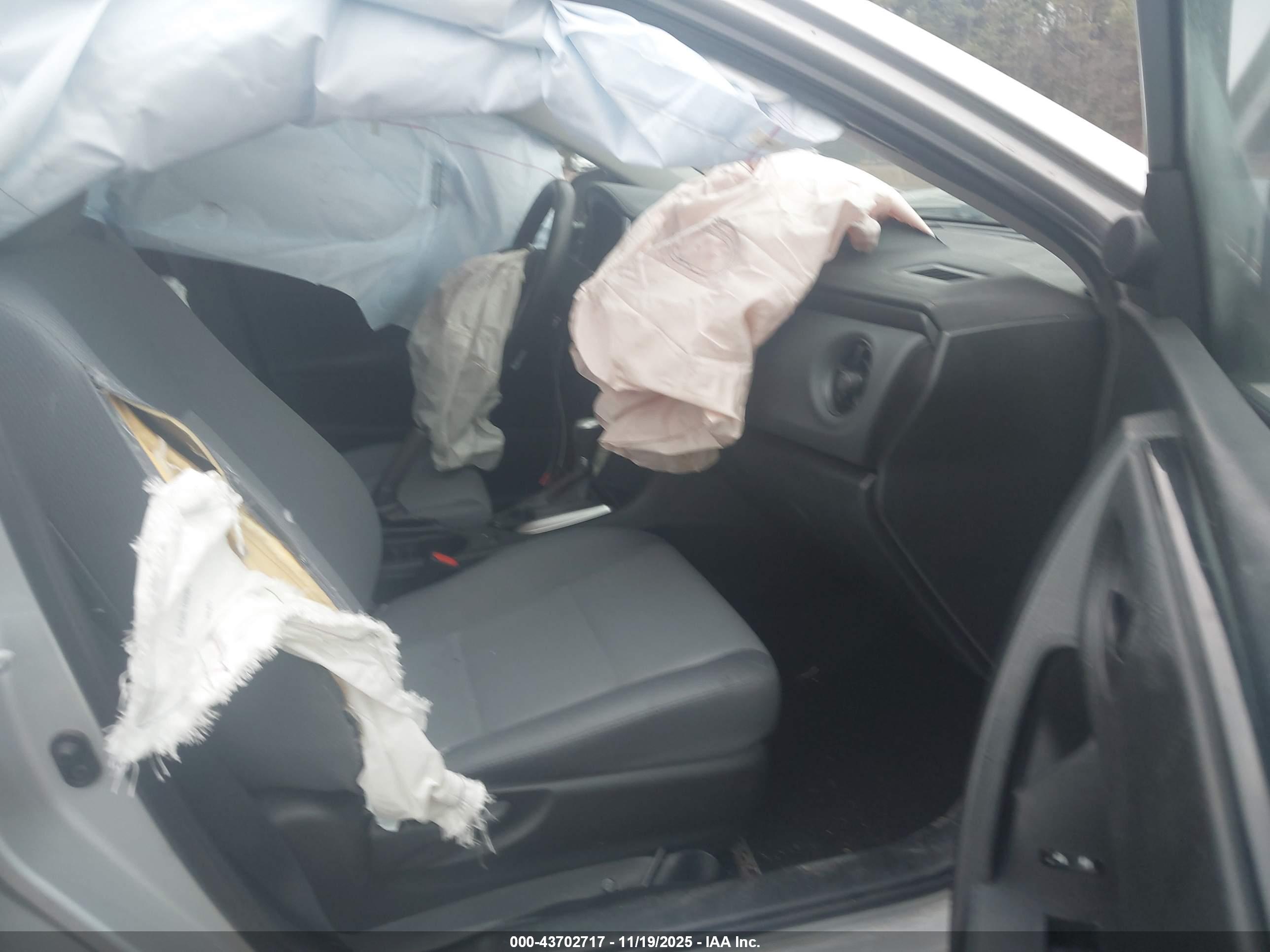 TOYOTA COROLLA image 5