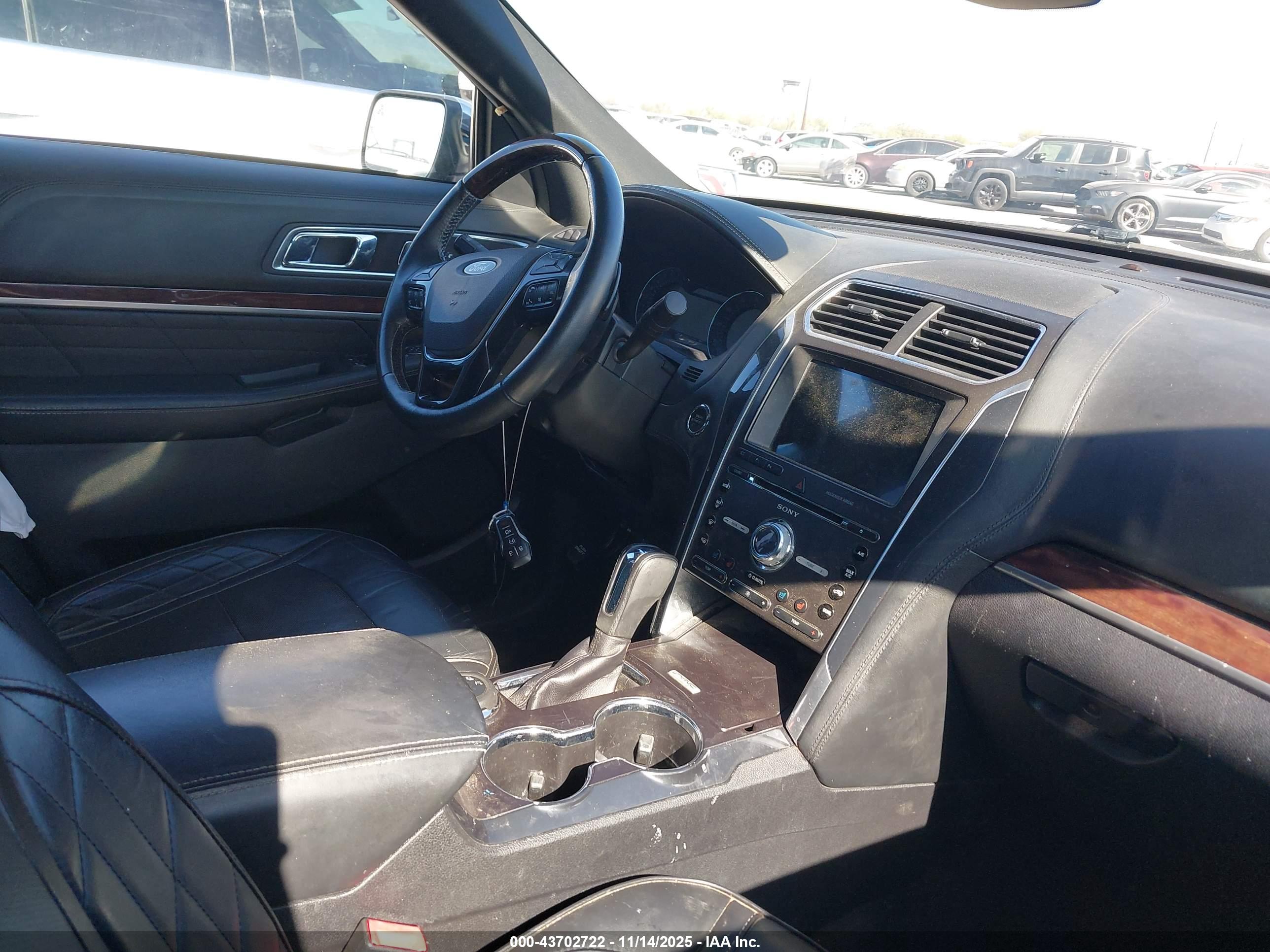 FORD EXPLORER image 5
