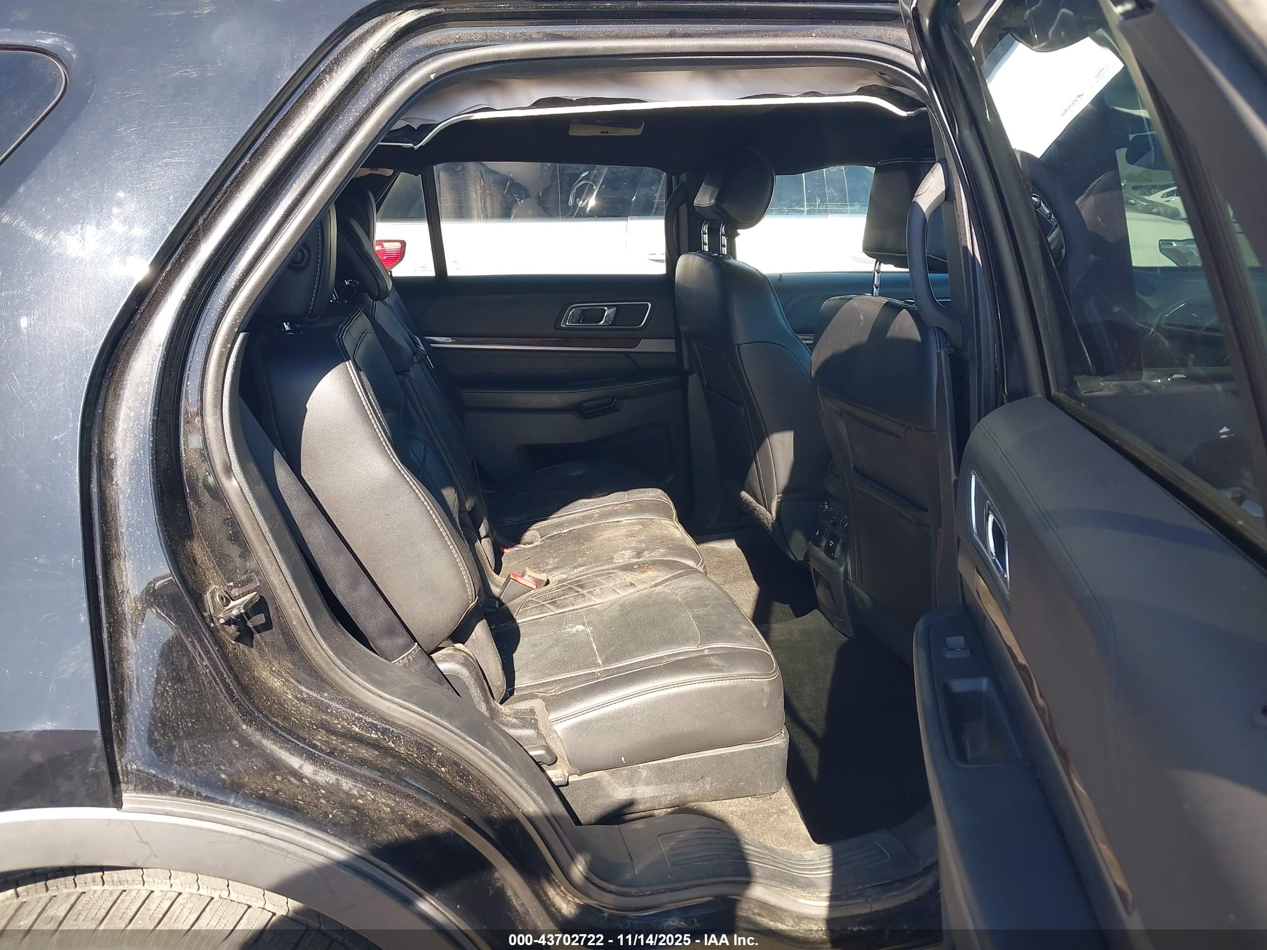FORD EXPLORER image 8