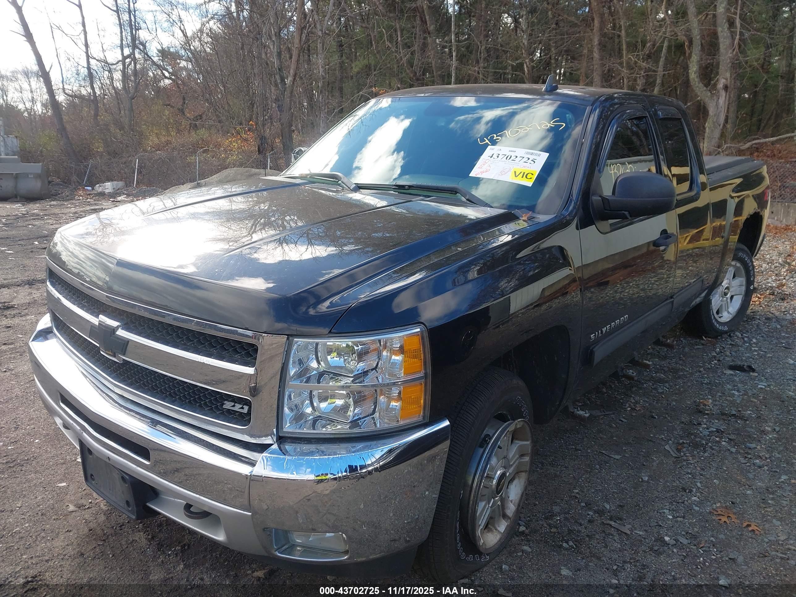 CHEVROLET SILVERADO image 2