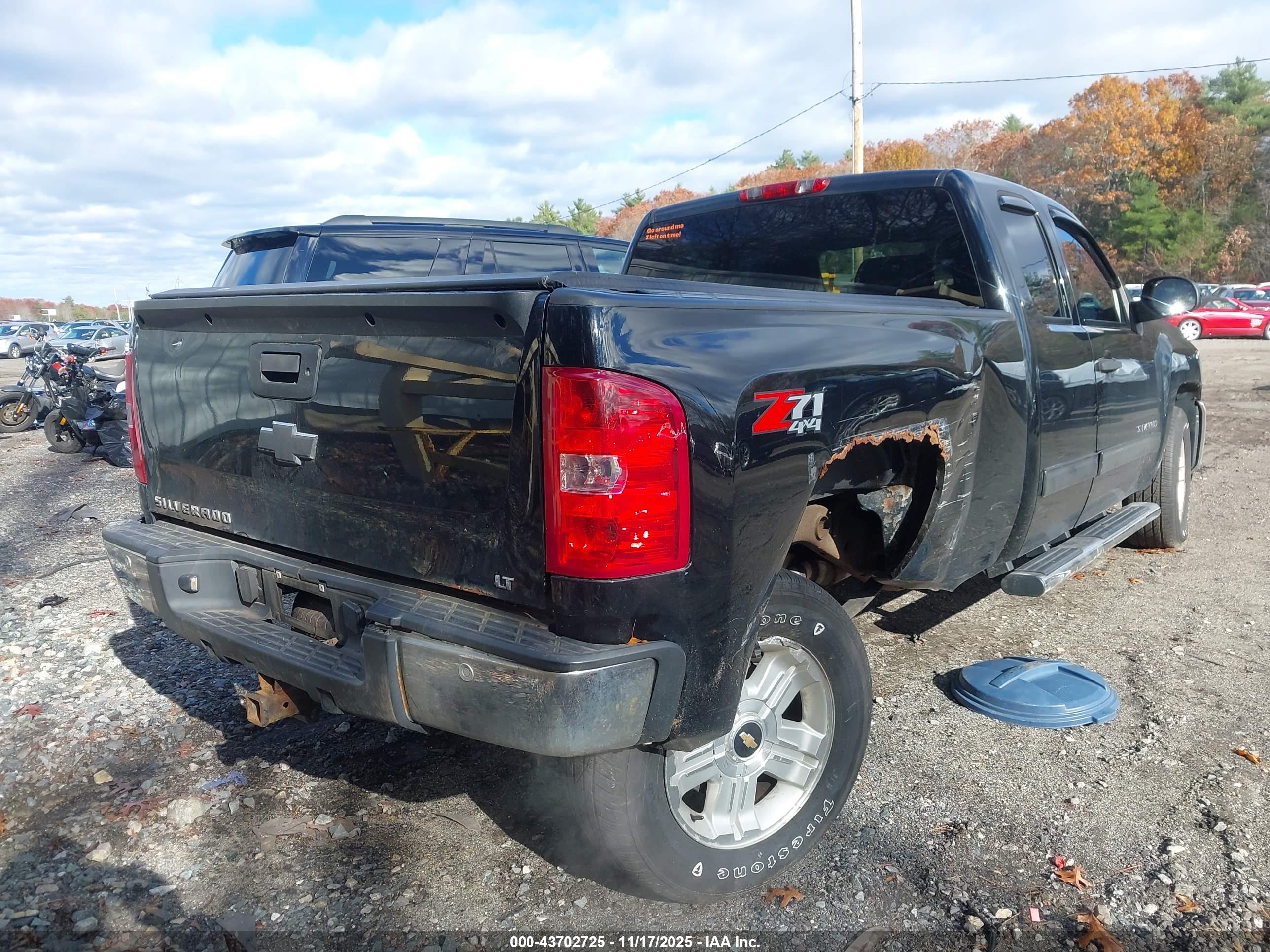 CHEVROLET SILVERADO image 4