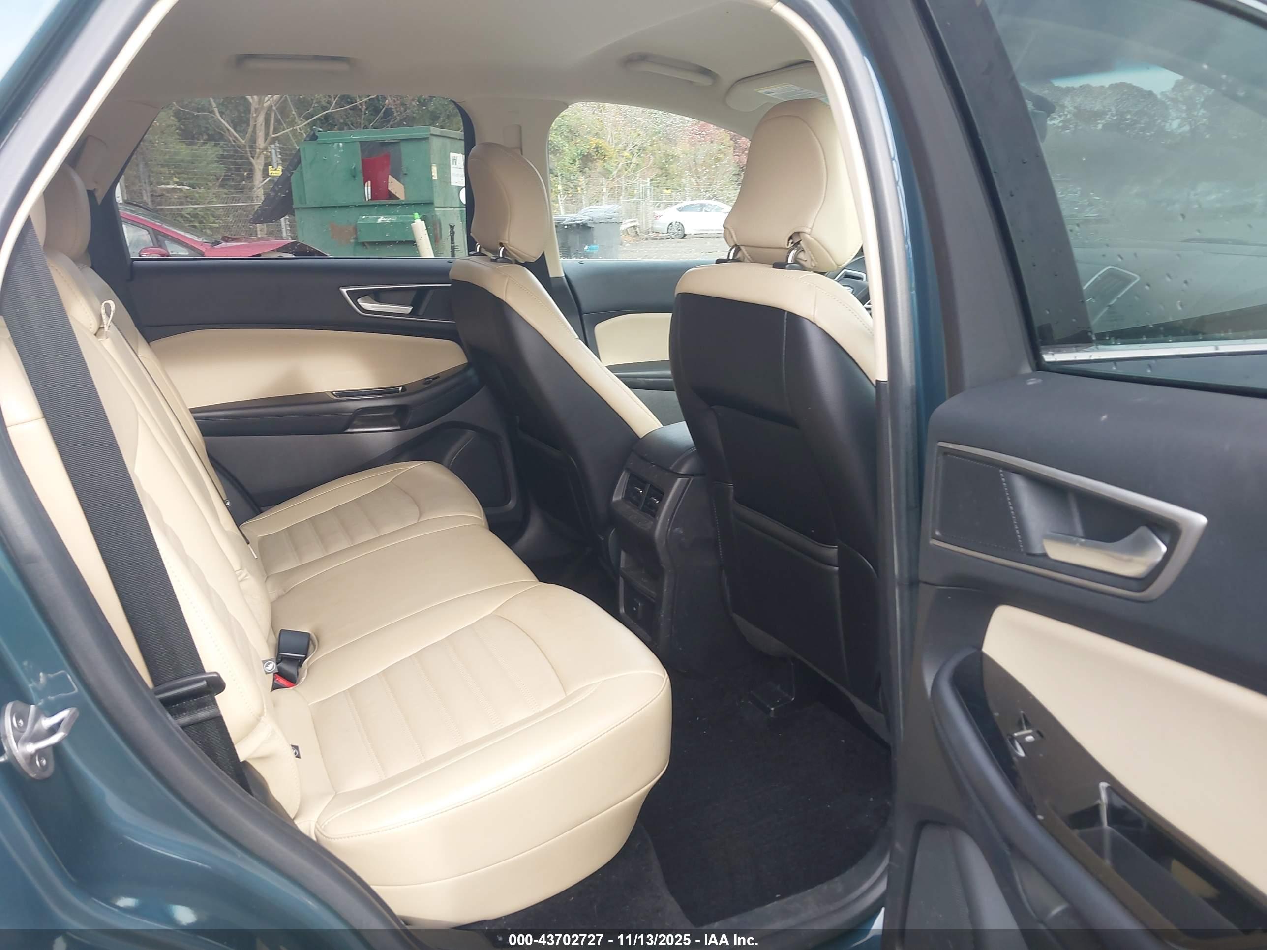 FORD EDGE image 8
