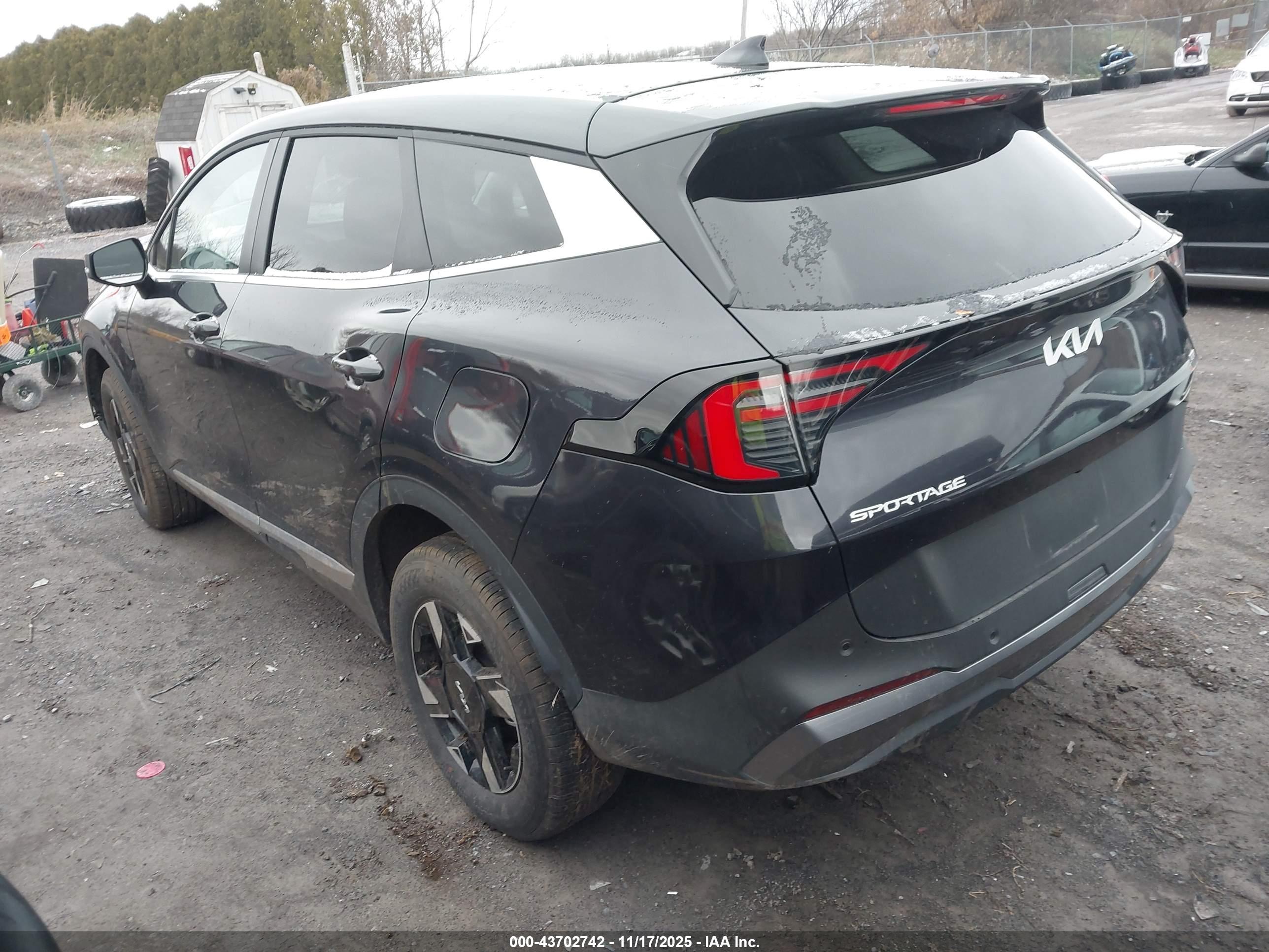KIA SPORTAGE image 3
