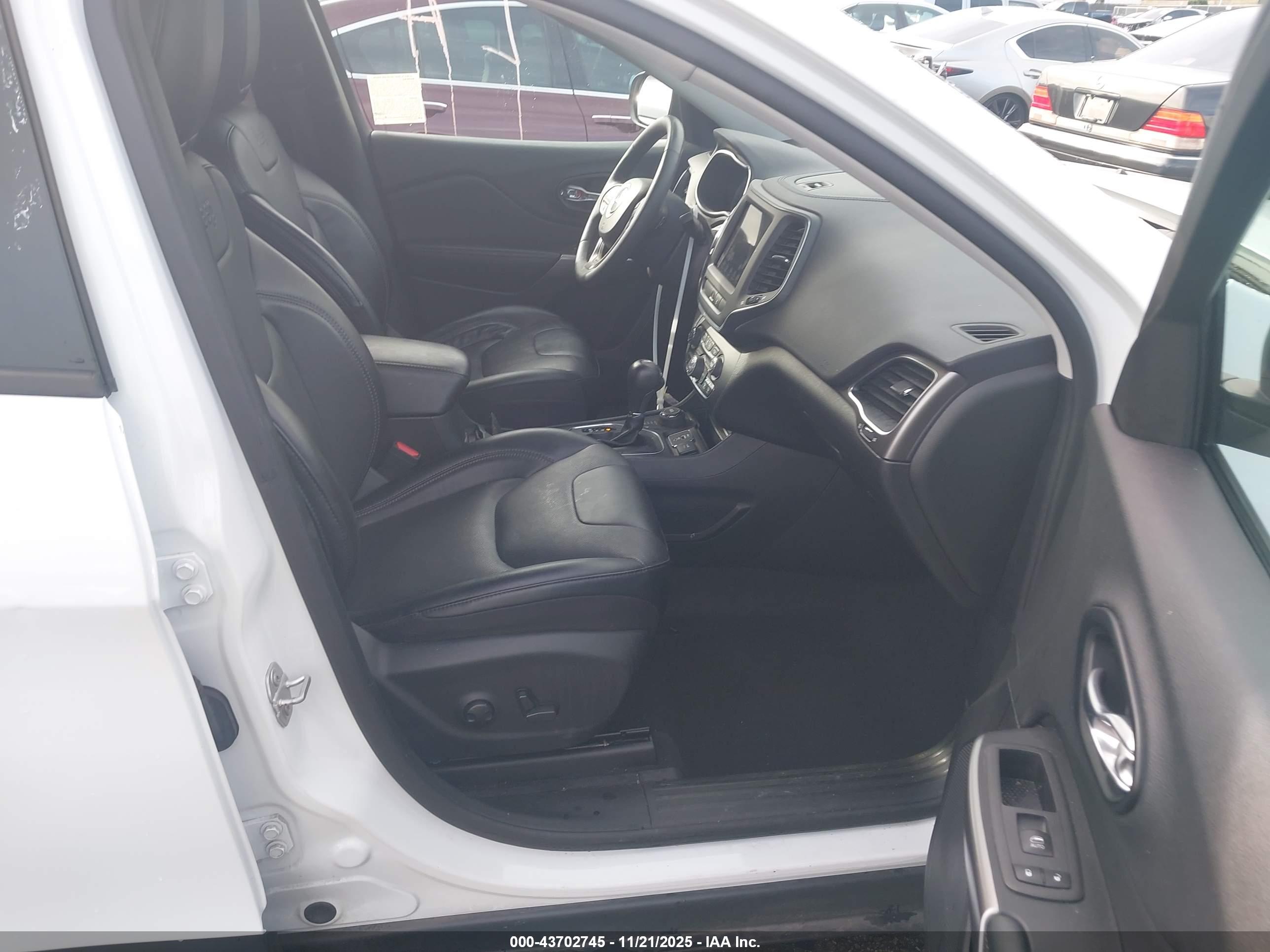 JEEP CHEROKEE image 5